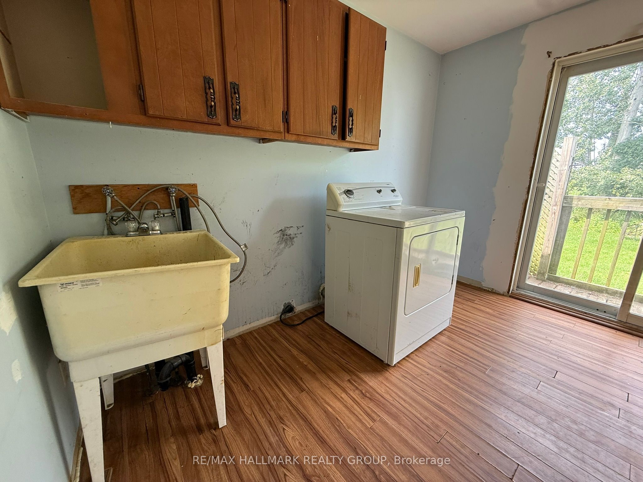 12 Circle Drive S Property Photo 16