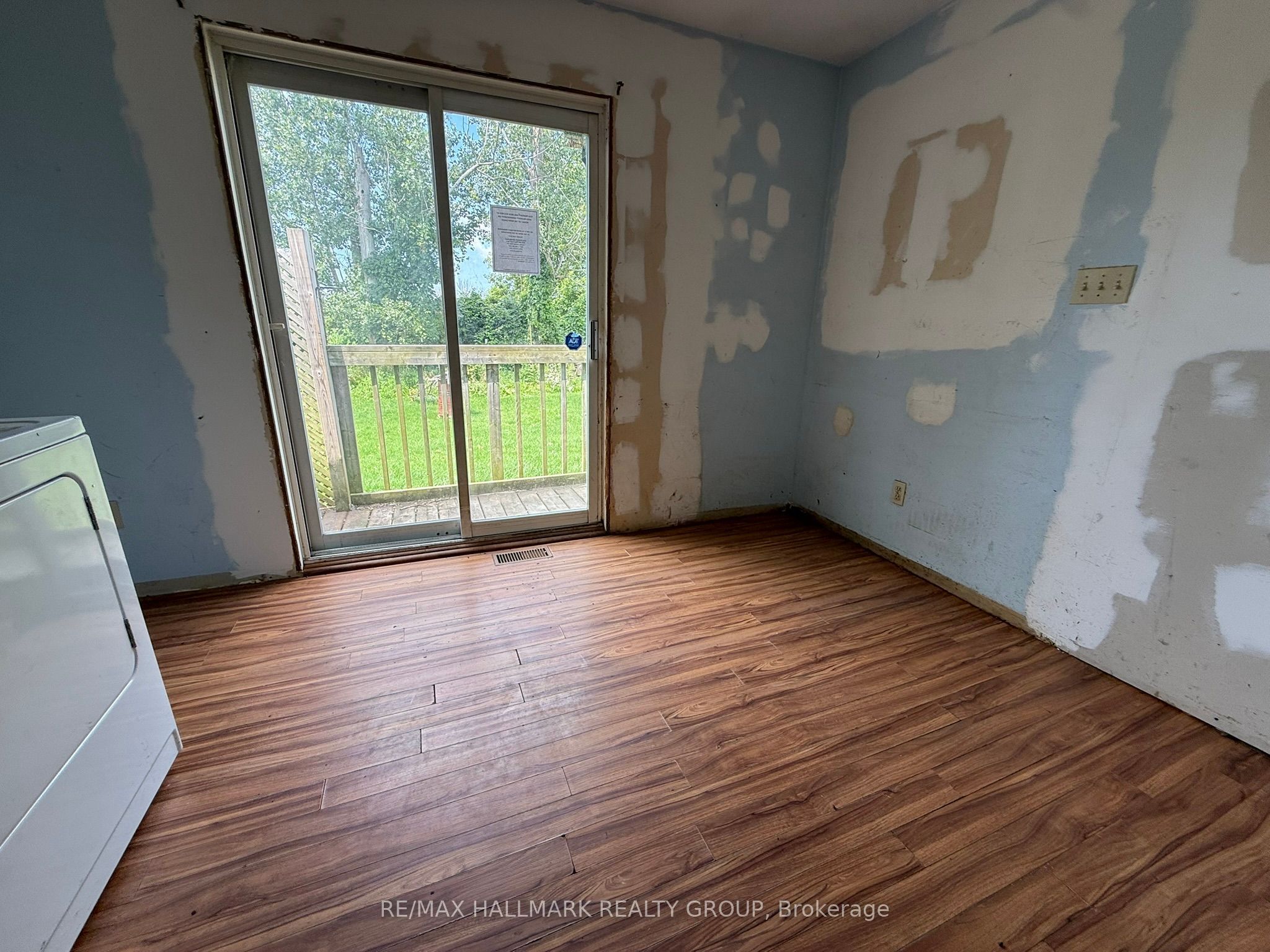 12 Circle Drive S Property Photo 17