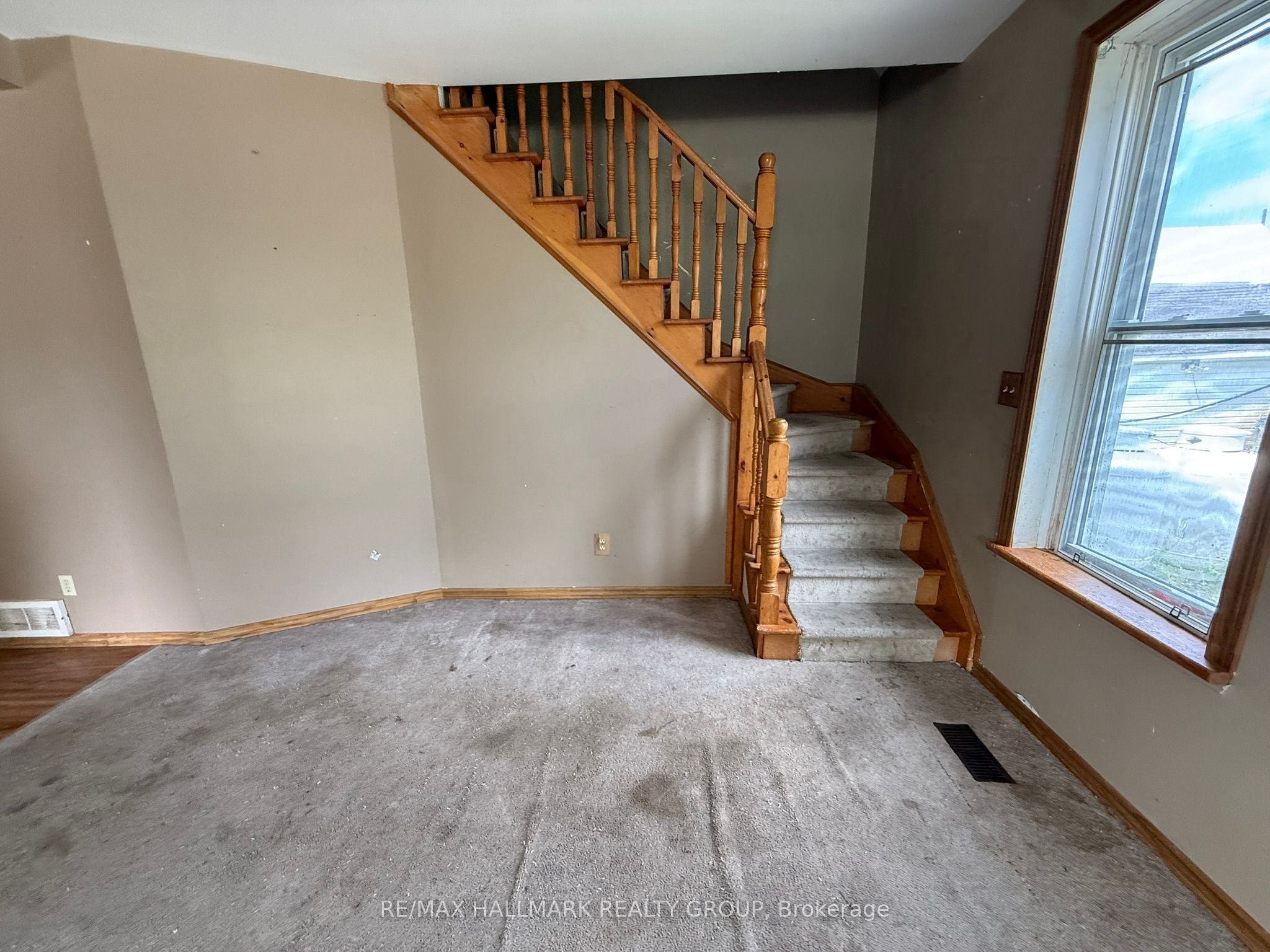 12 Circle Drive S Property Photo 18