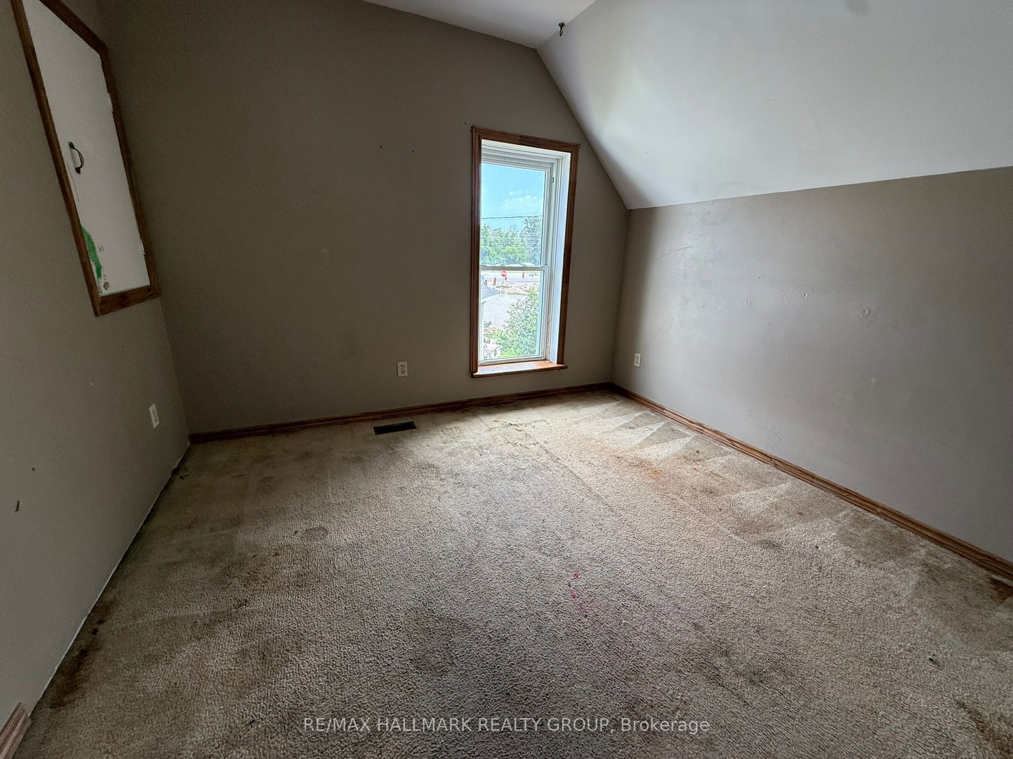 12 Circle Drive S Property Photo 19