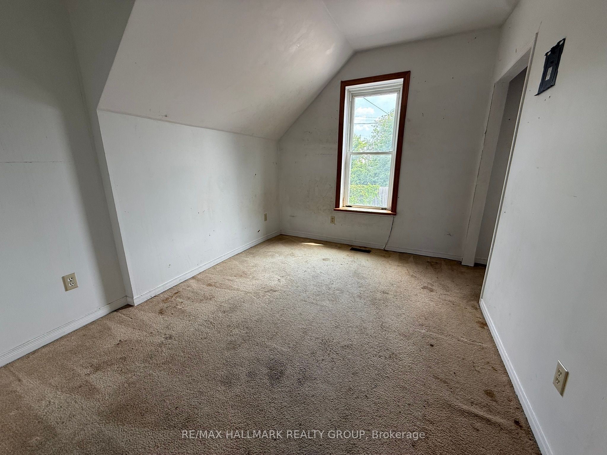 12 Circle Drive S Property Photo 20