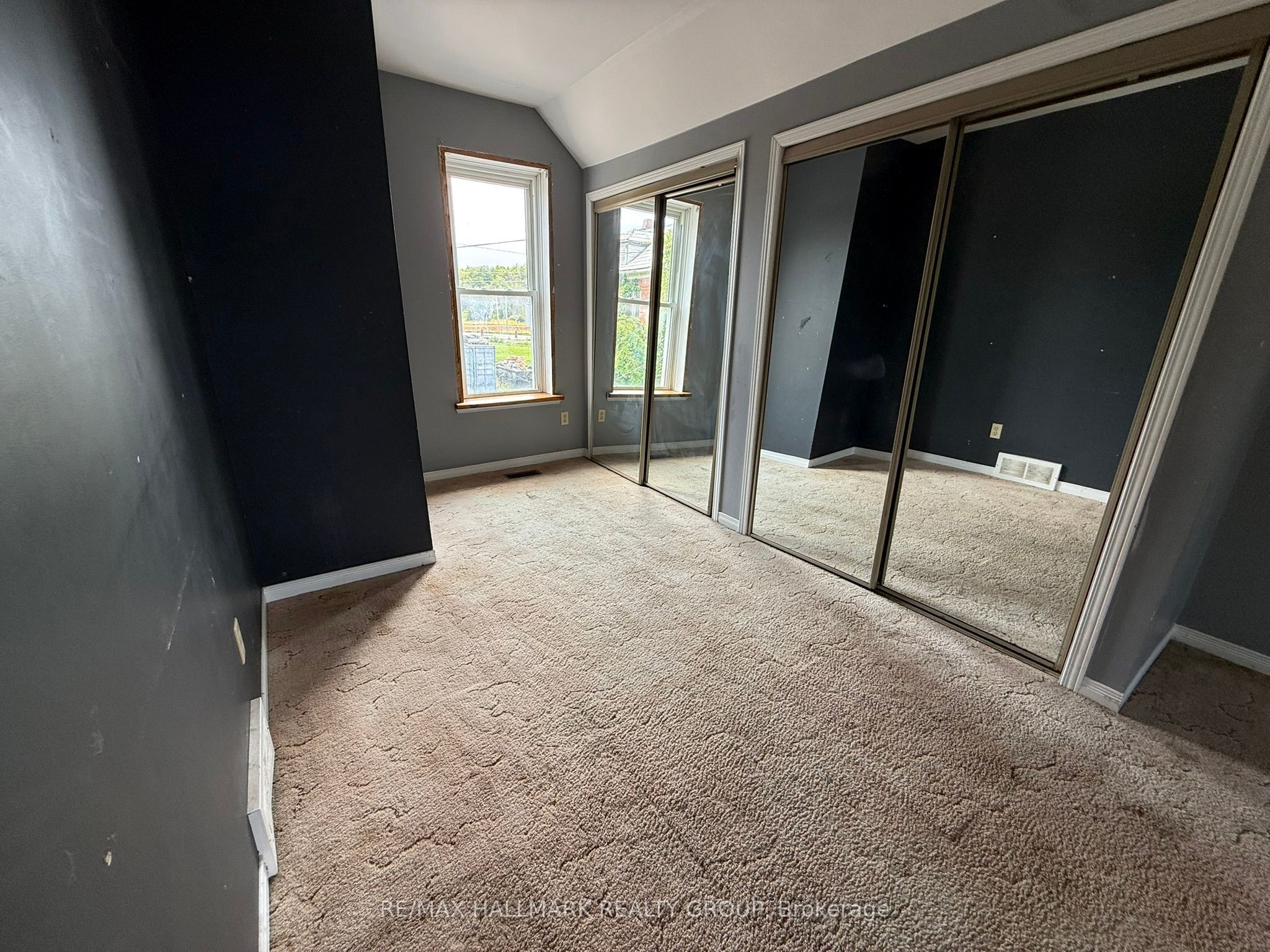 12 Circle Drive S Property Photo 21