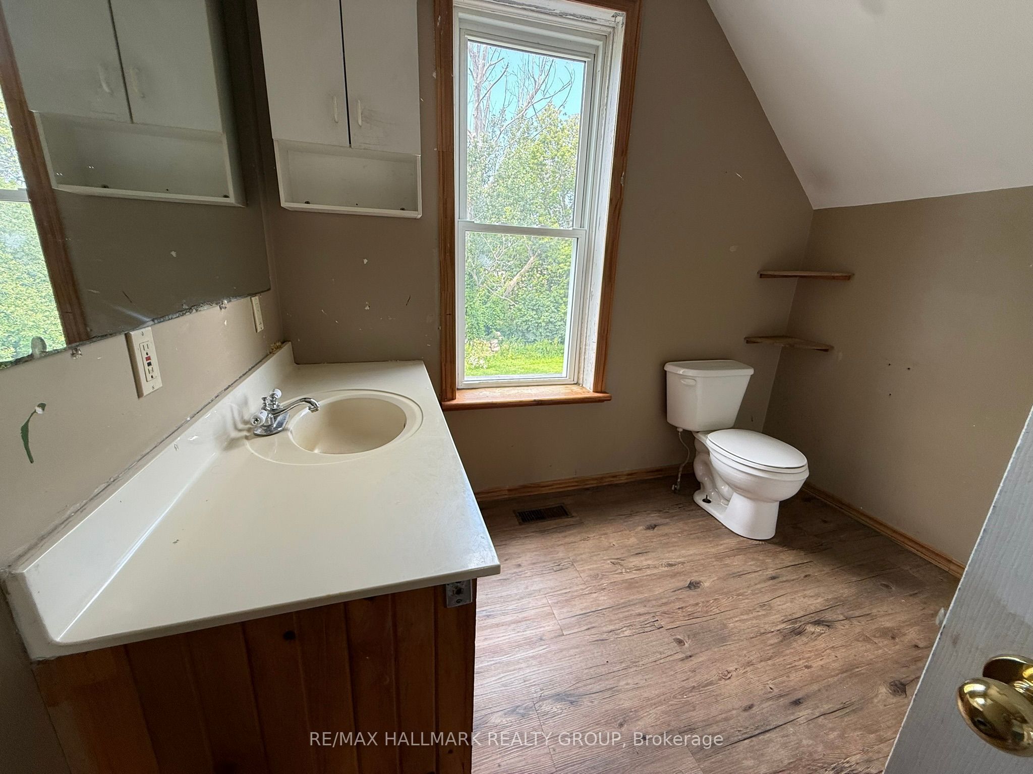 12 Circle Drive S Property Photo 23