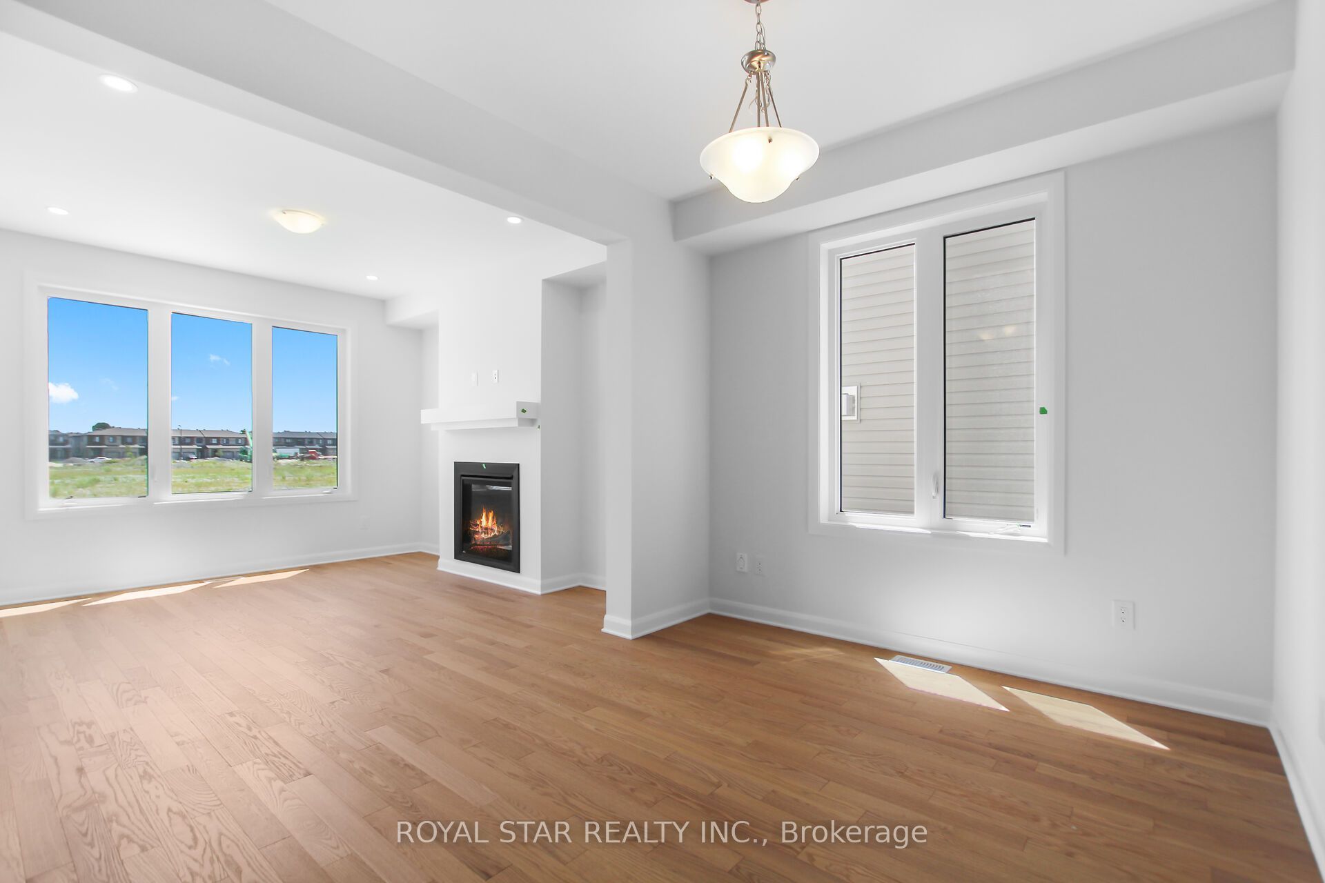 228 Elsie Macgill Walk Property Photo 10