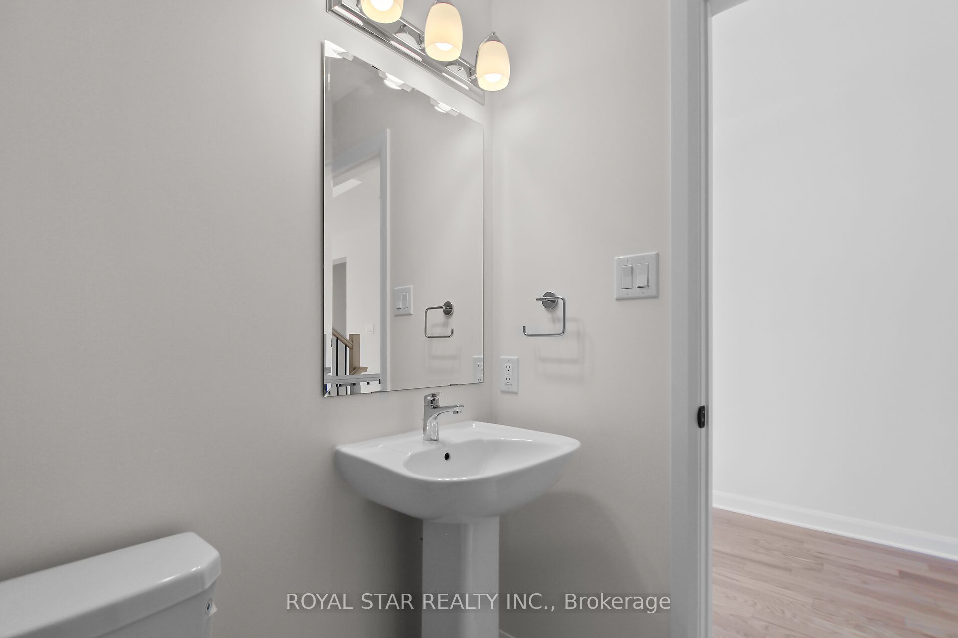 228 Elsie Macgill Walk Property Photo 19