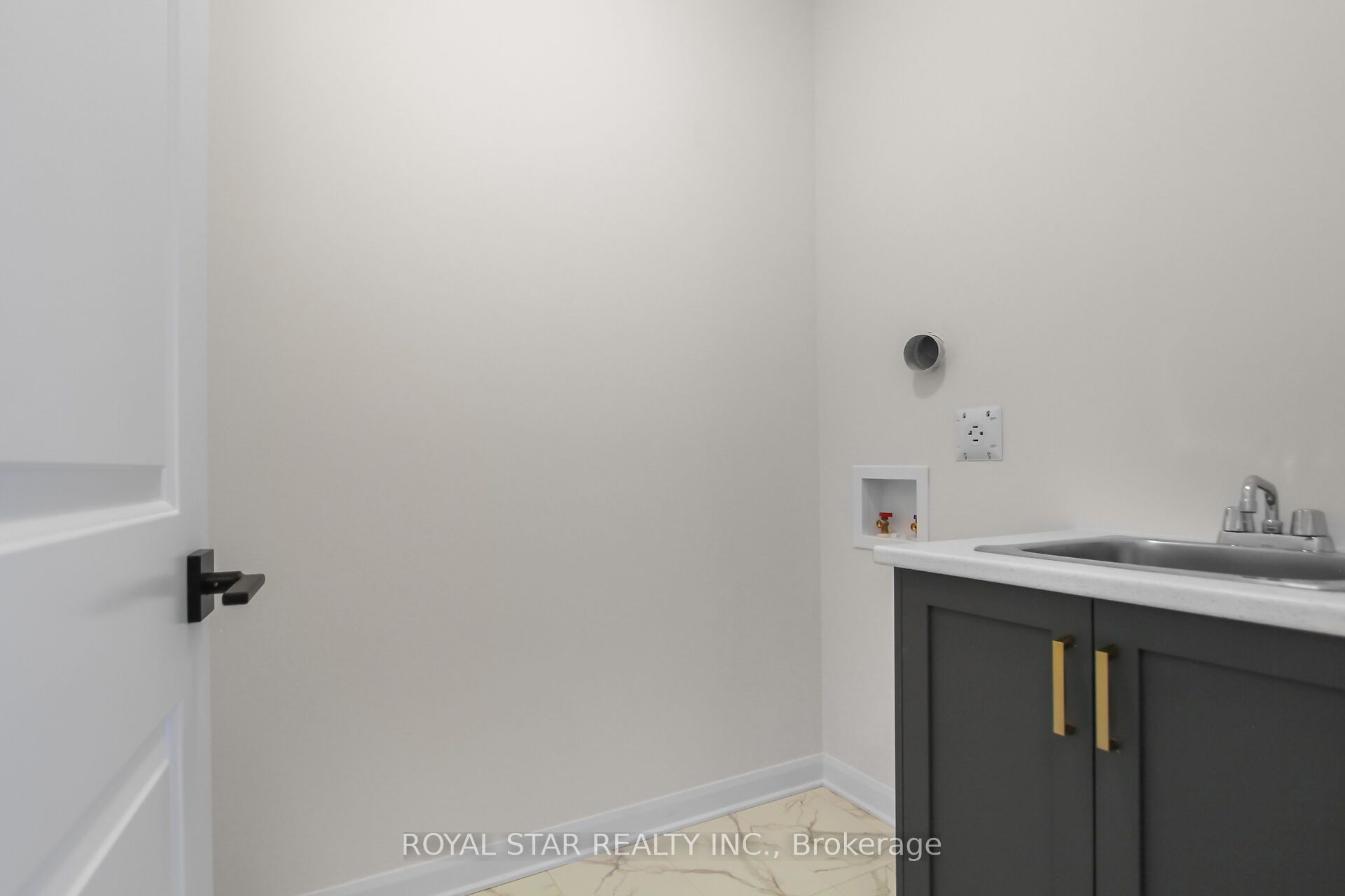 228 Elsie Macgill Walk Property Photo 26