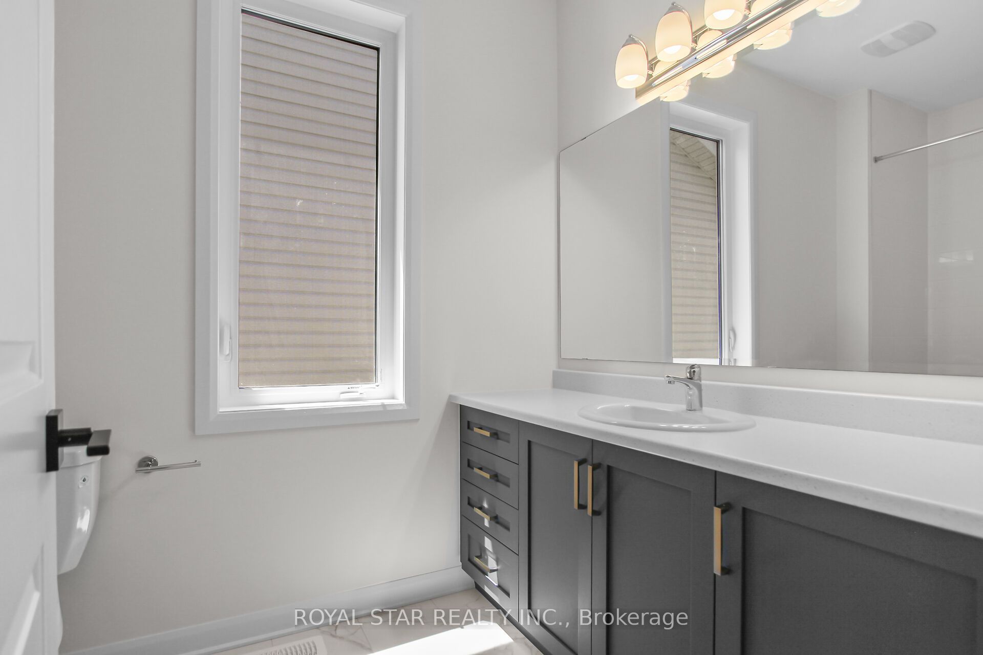 228 Elsie Macgill Walk Property Photo 27