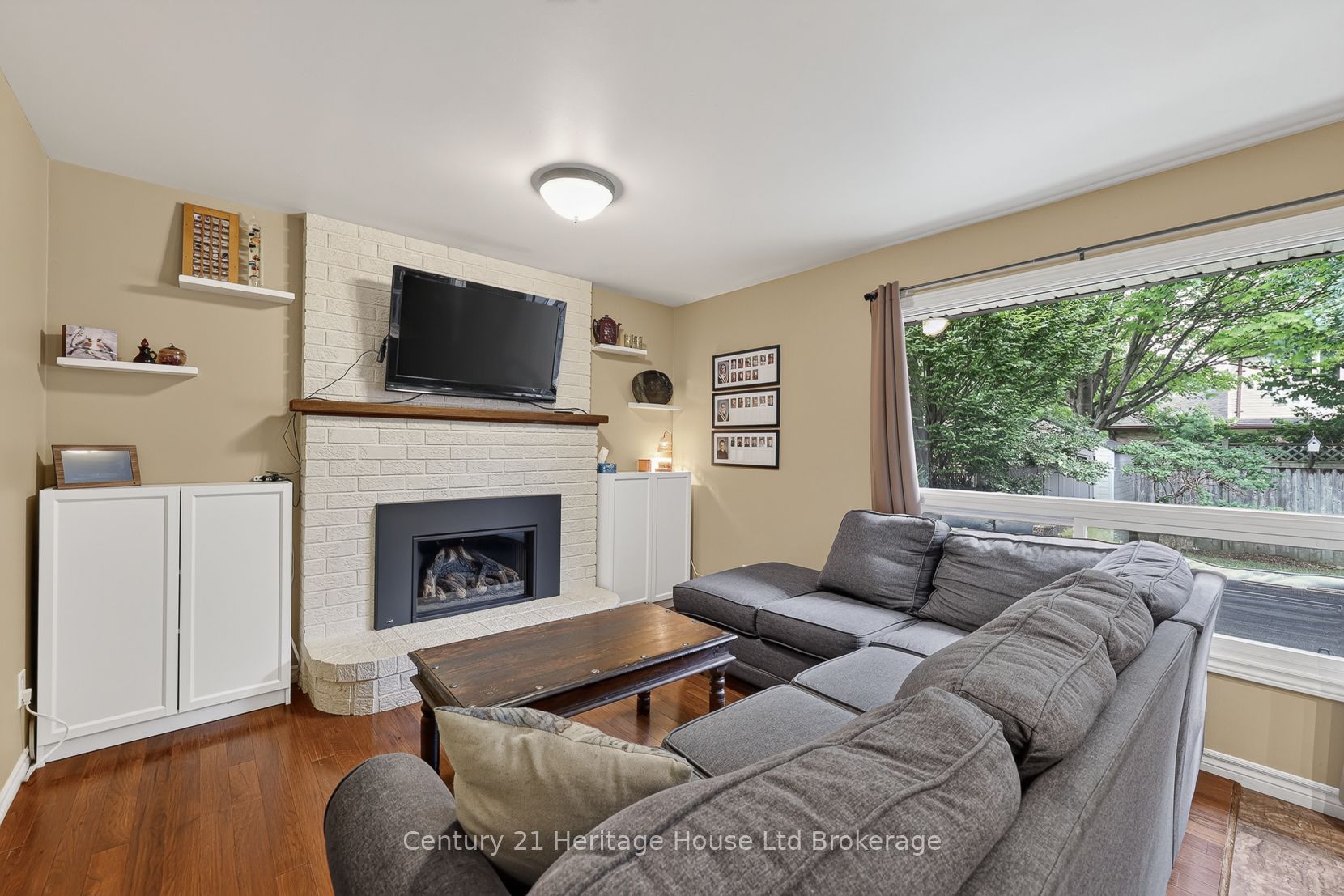 27 Sioux Crescent Property Photo 2