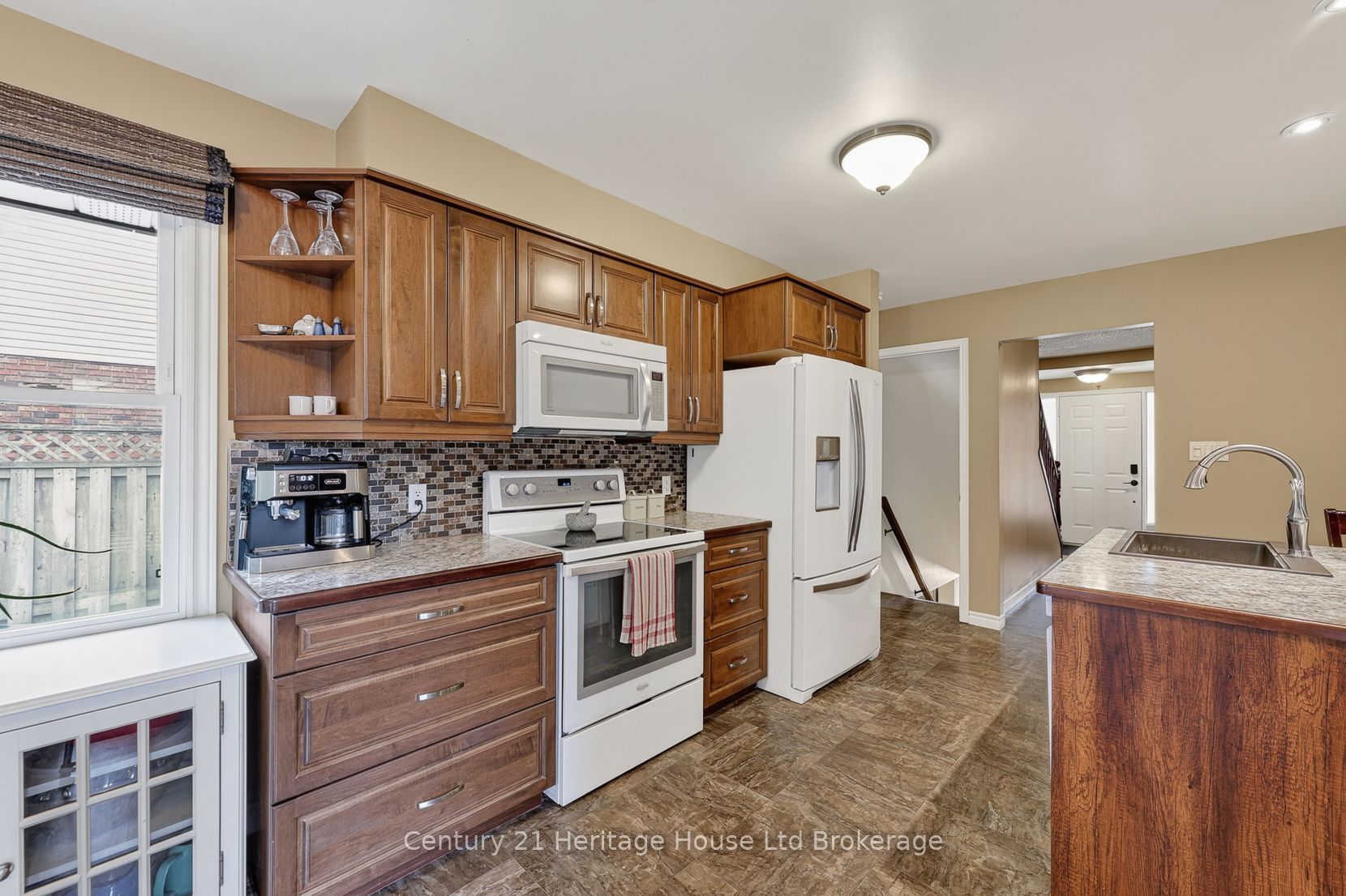 27 Sioux Crescent Property Photo 3