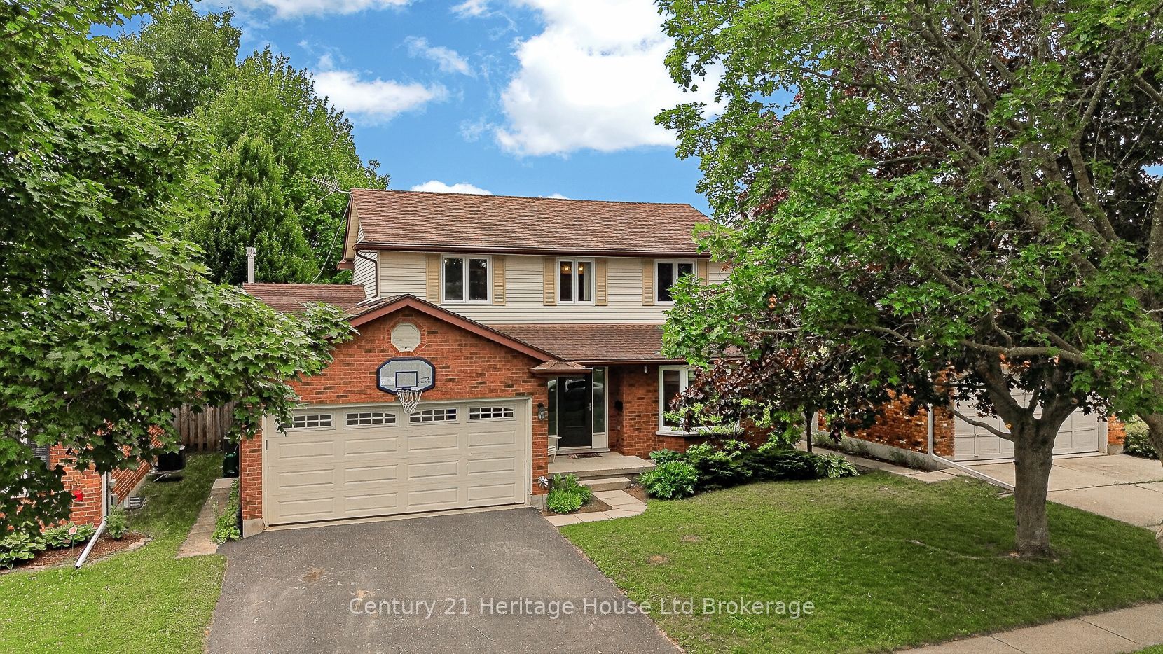 27 Sioux Crescent Property Photo 6