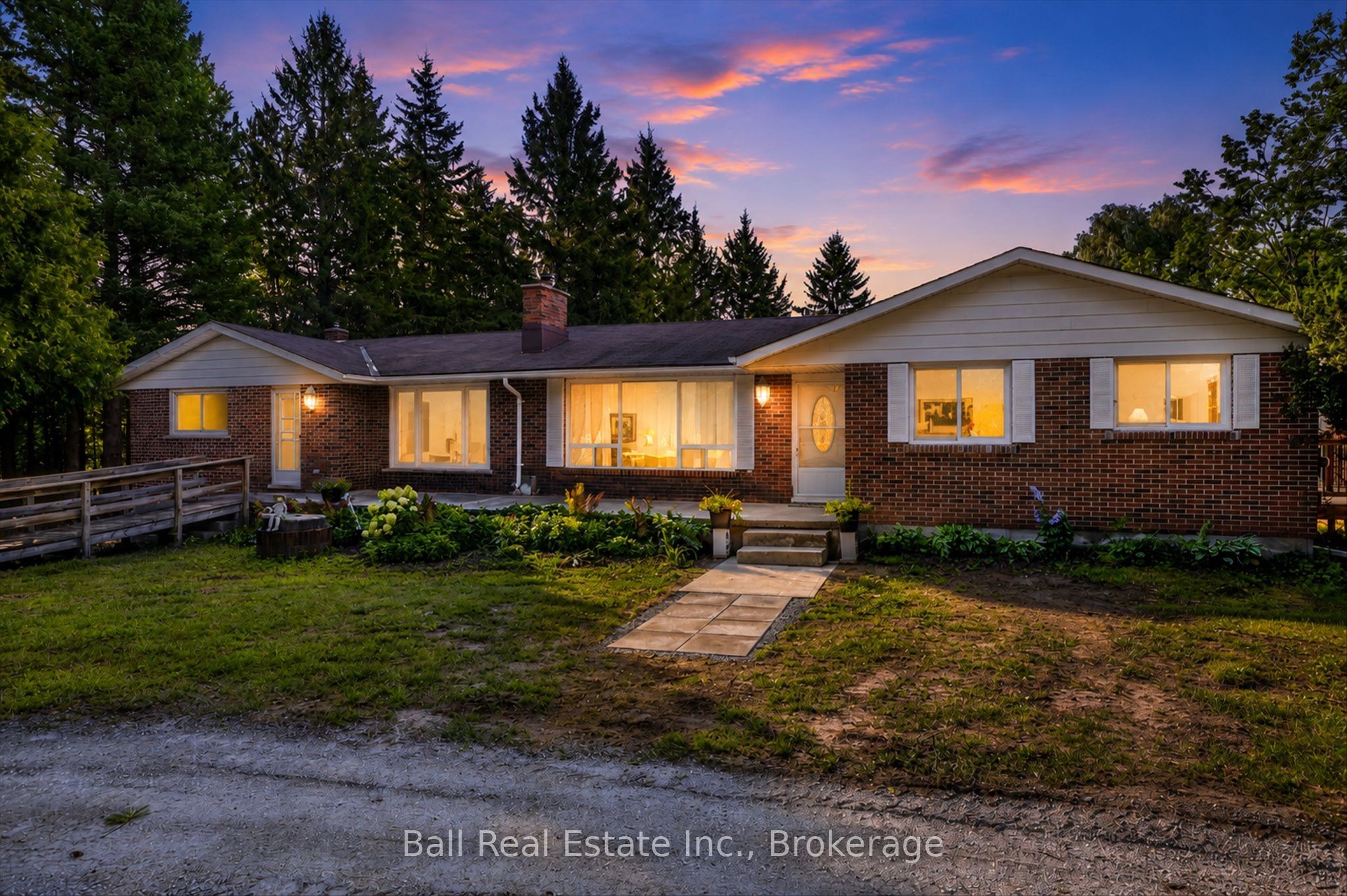 751 Ford Crescent Property Photo 6