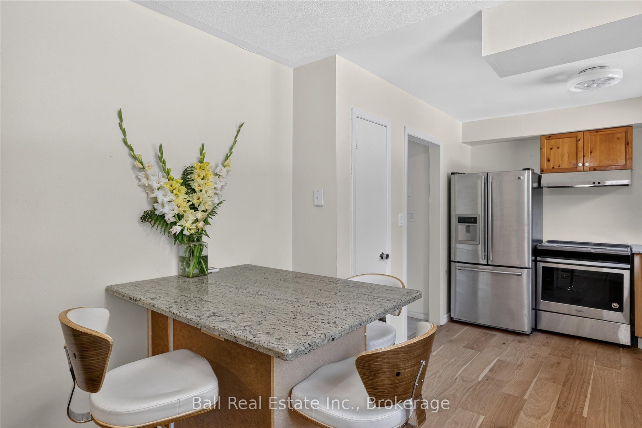 751 Ford Crescent Property Photo 13
