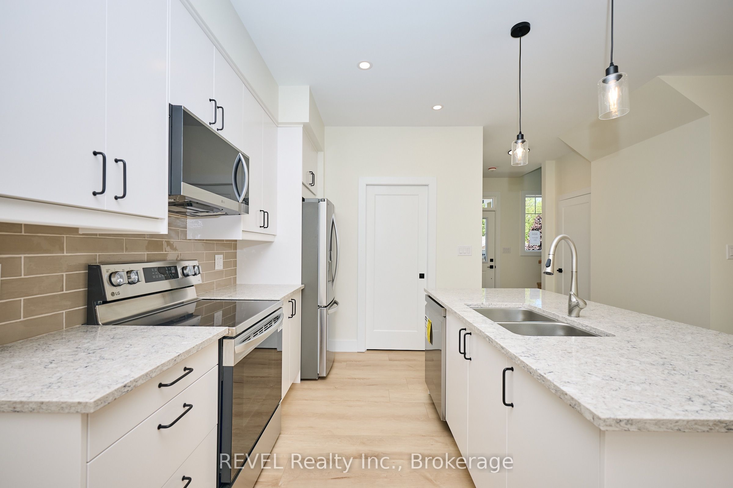 4650 Belfast Avenue Upper Unit Property Photo 8