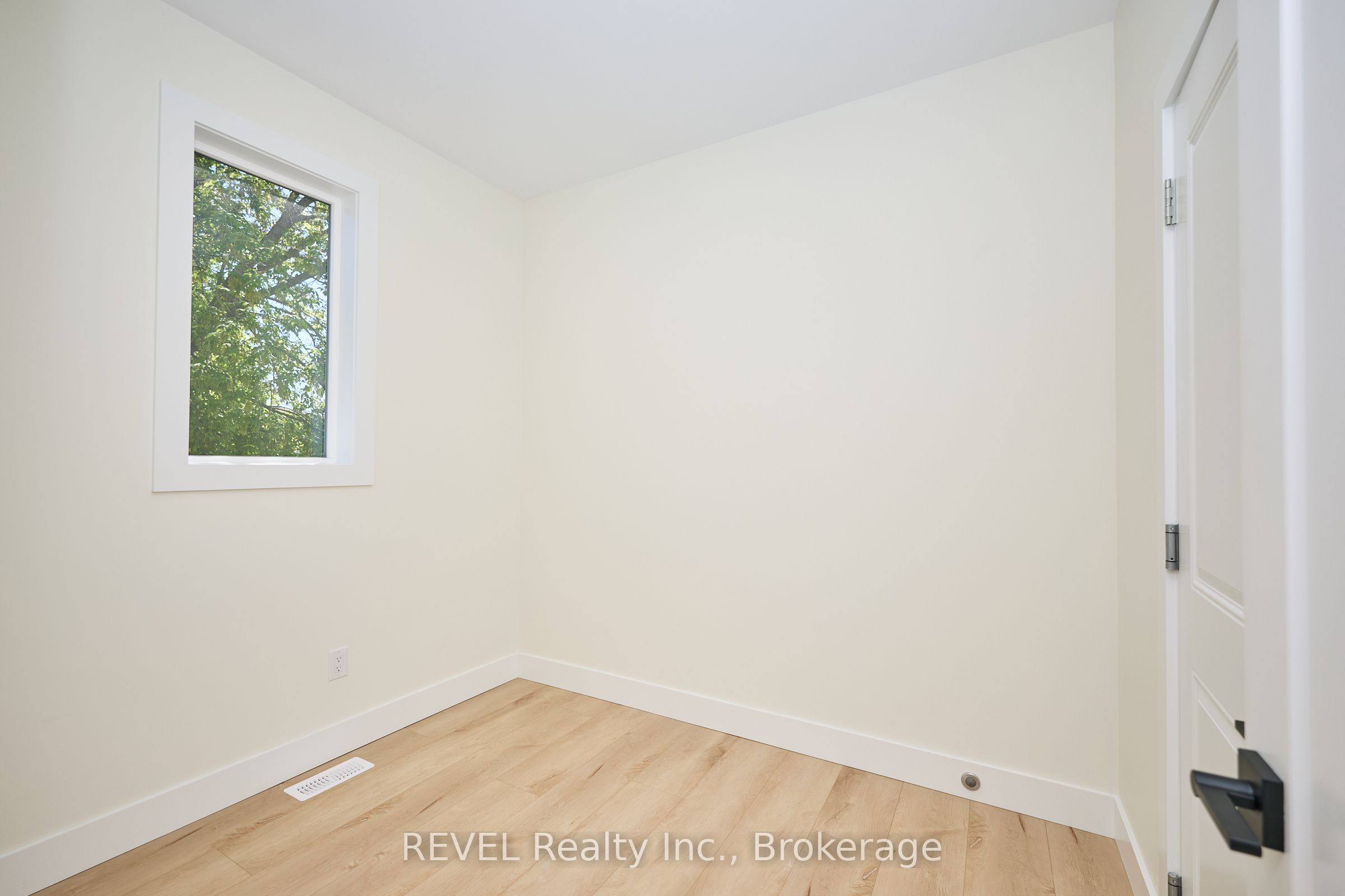 4650 Belfast Avenue Upper Unit Property Photo 9