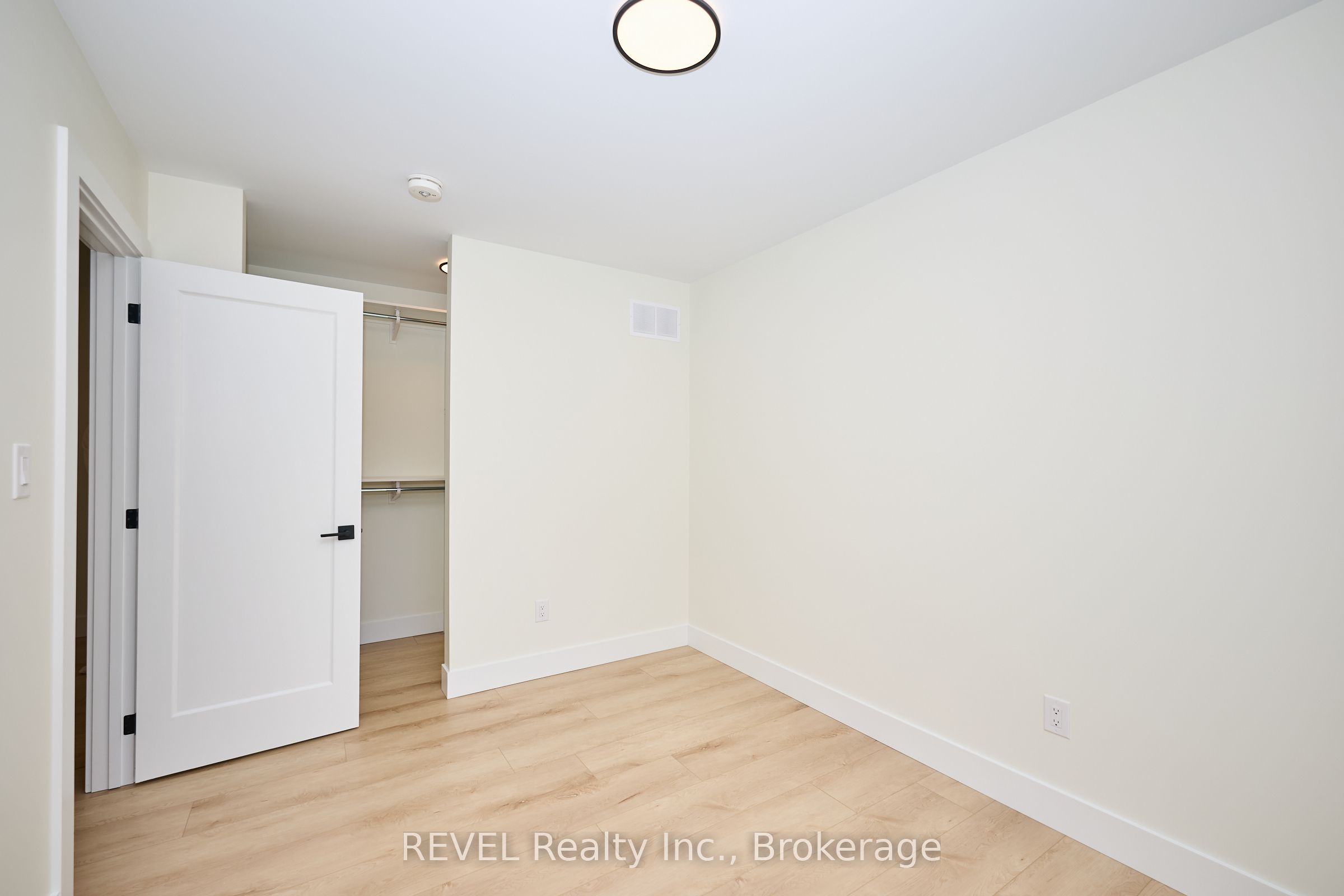 4650 Belfast Avenue Upper Unit Property Photo 16