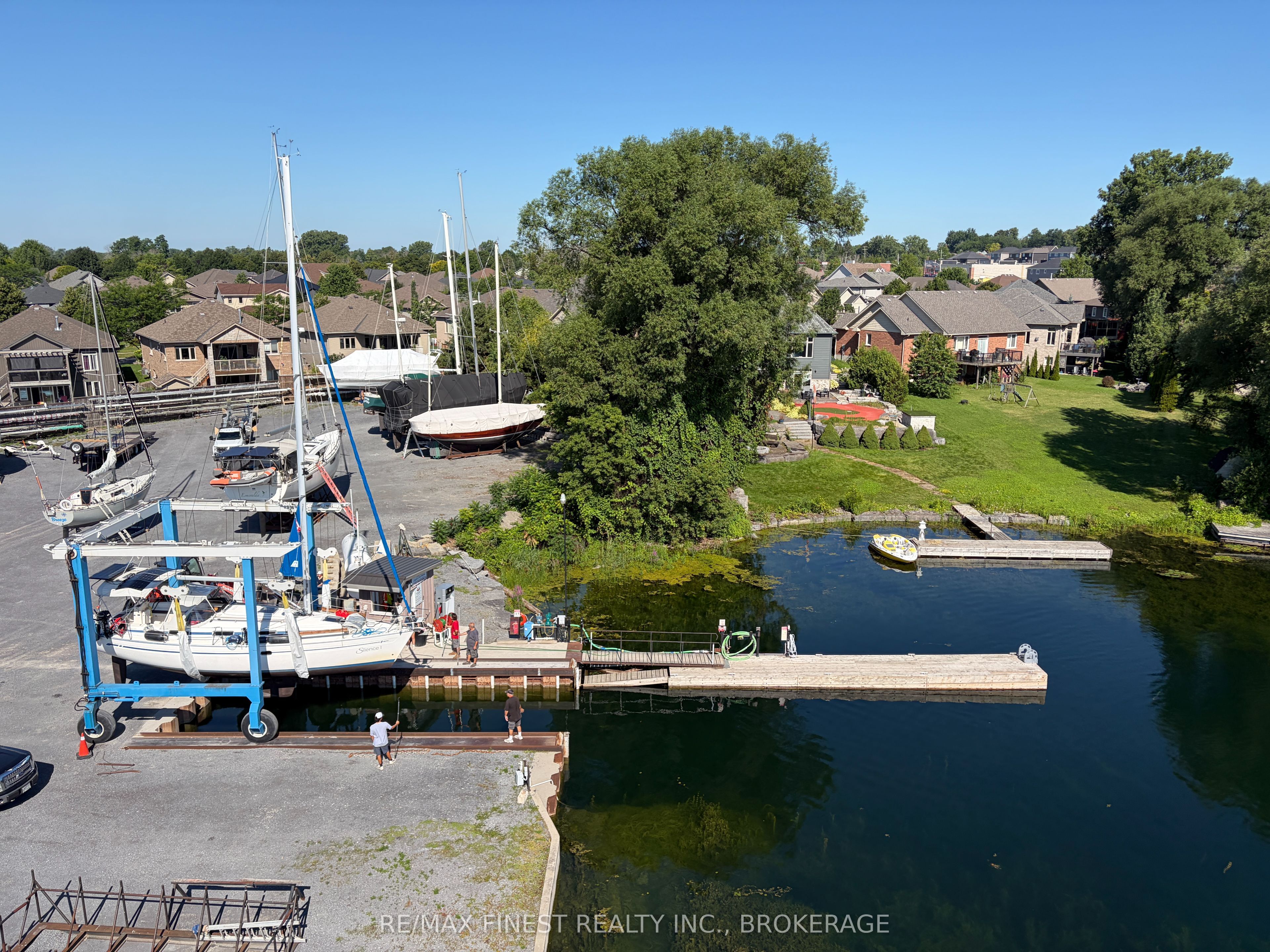 100 Bayshore Drive Property Photo 4