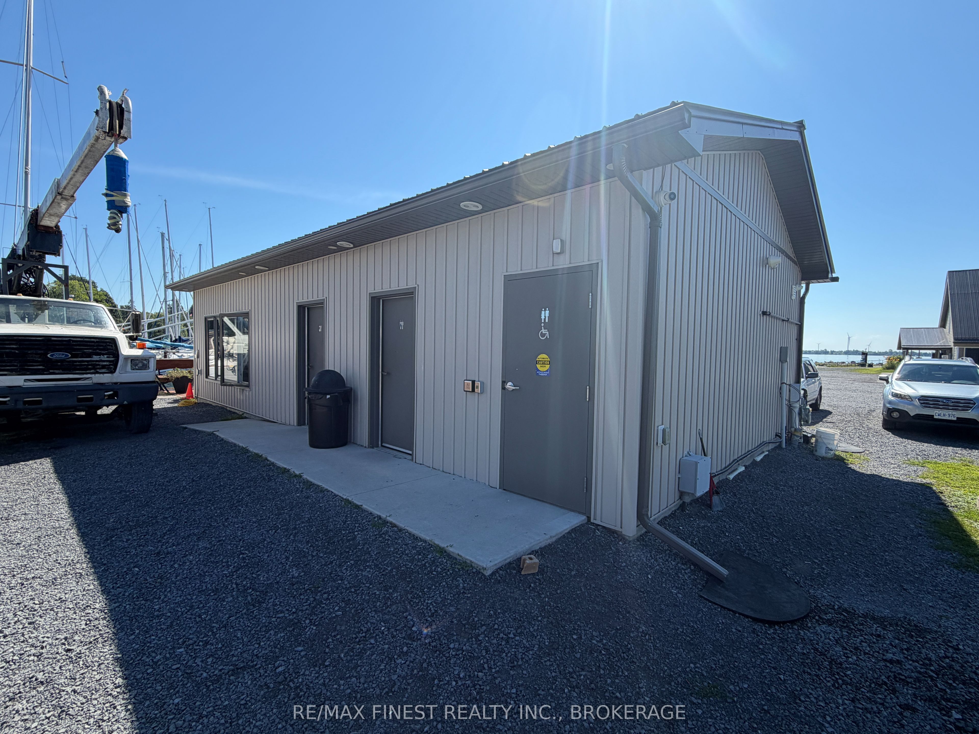 100 Bayshore Drive Property Photo 11