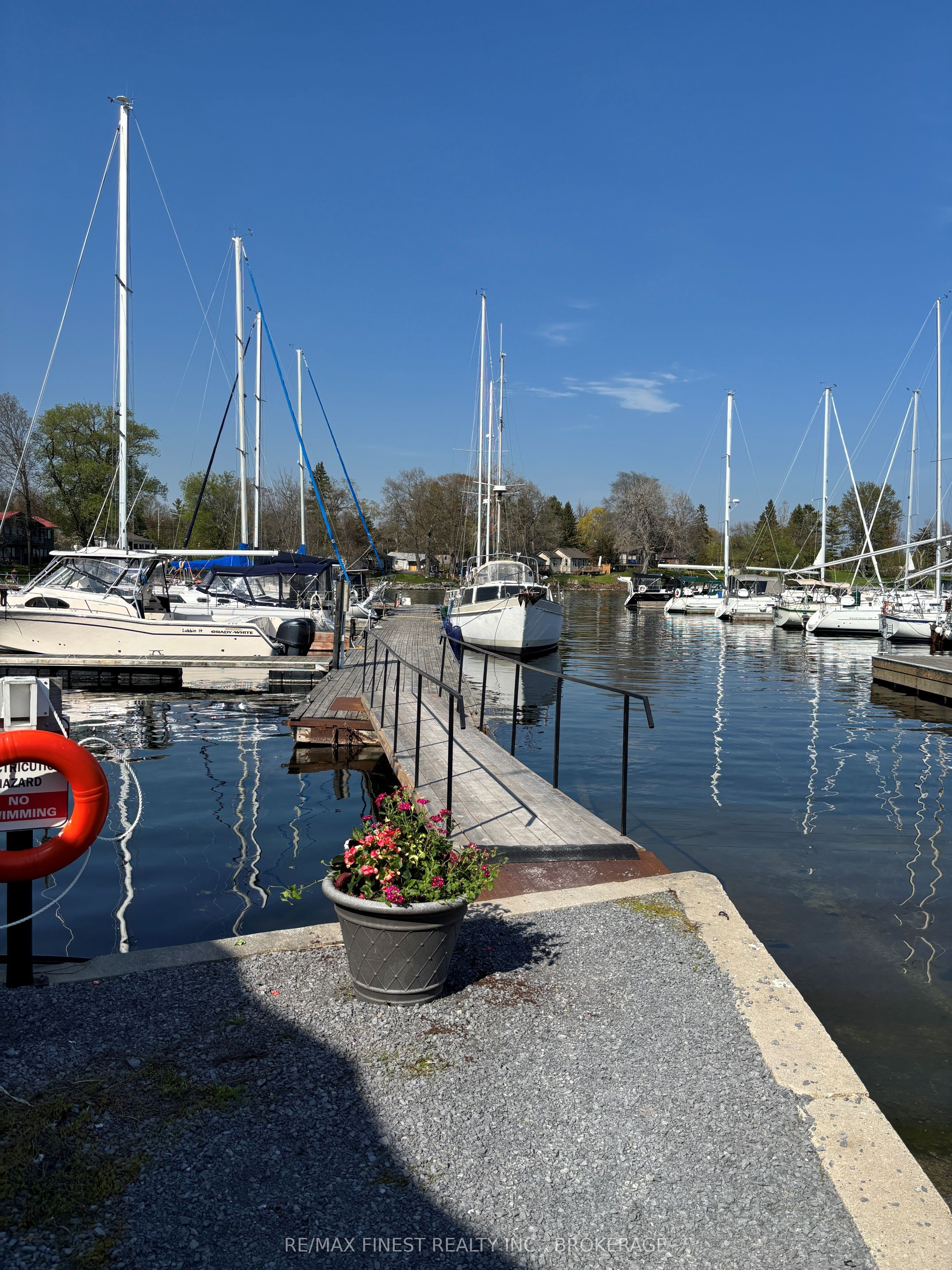100 Bayshore Drive Property Photo 15