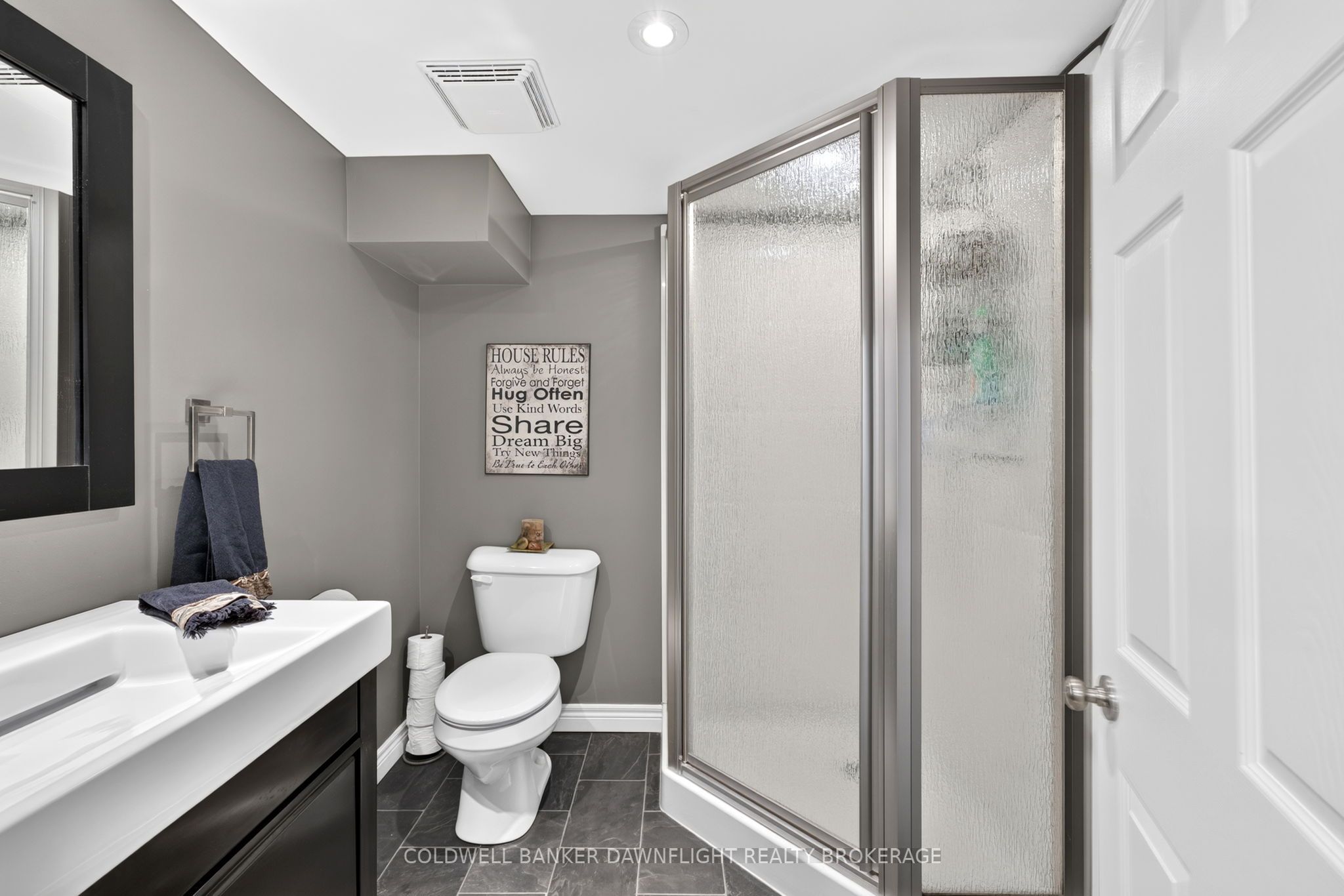 76 Sanders Street W Property Photo 37