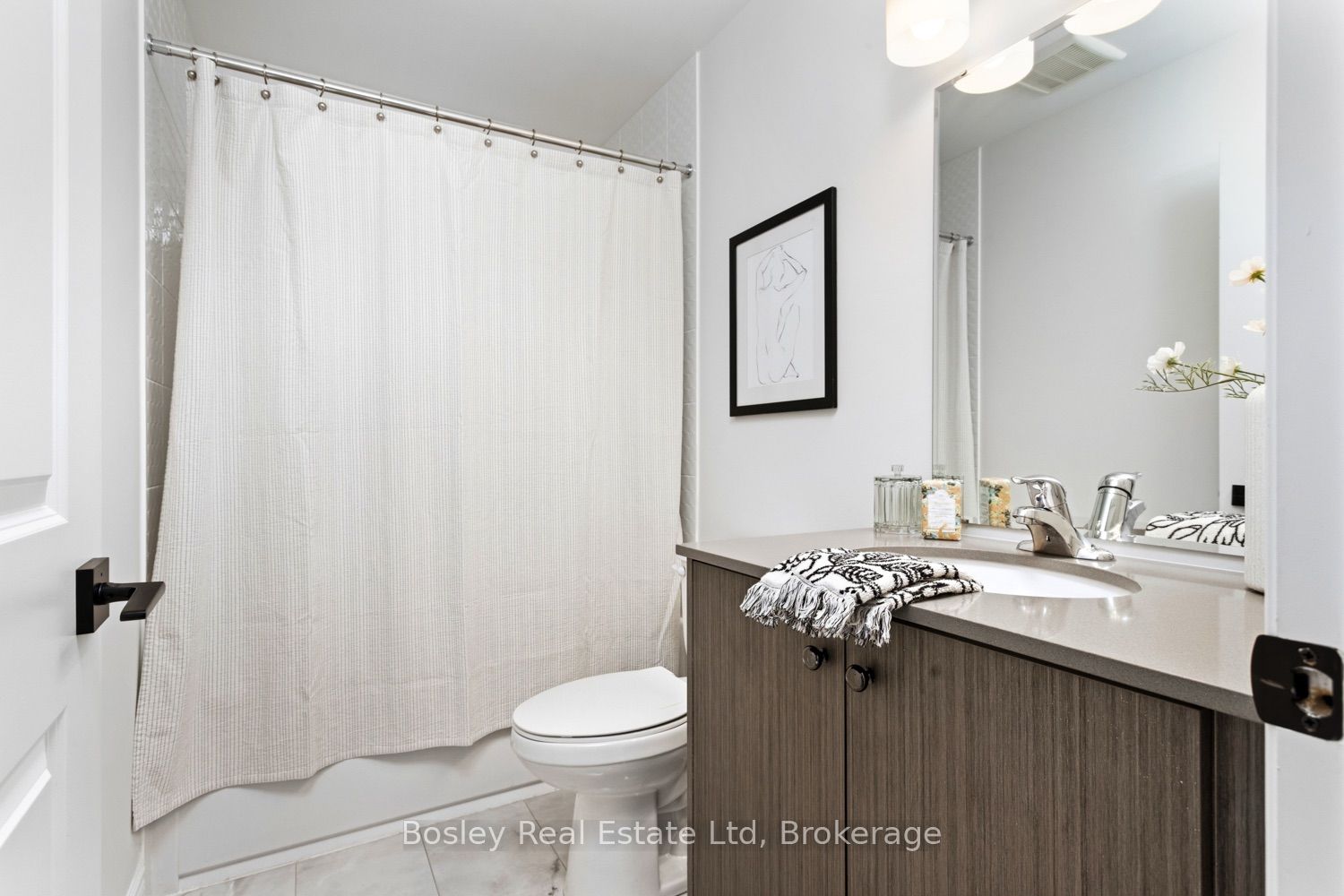 220 Strachan Street Property Photo 35