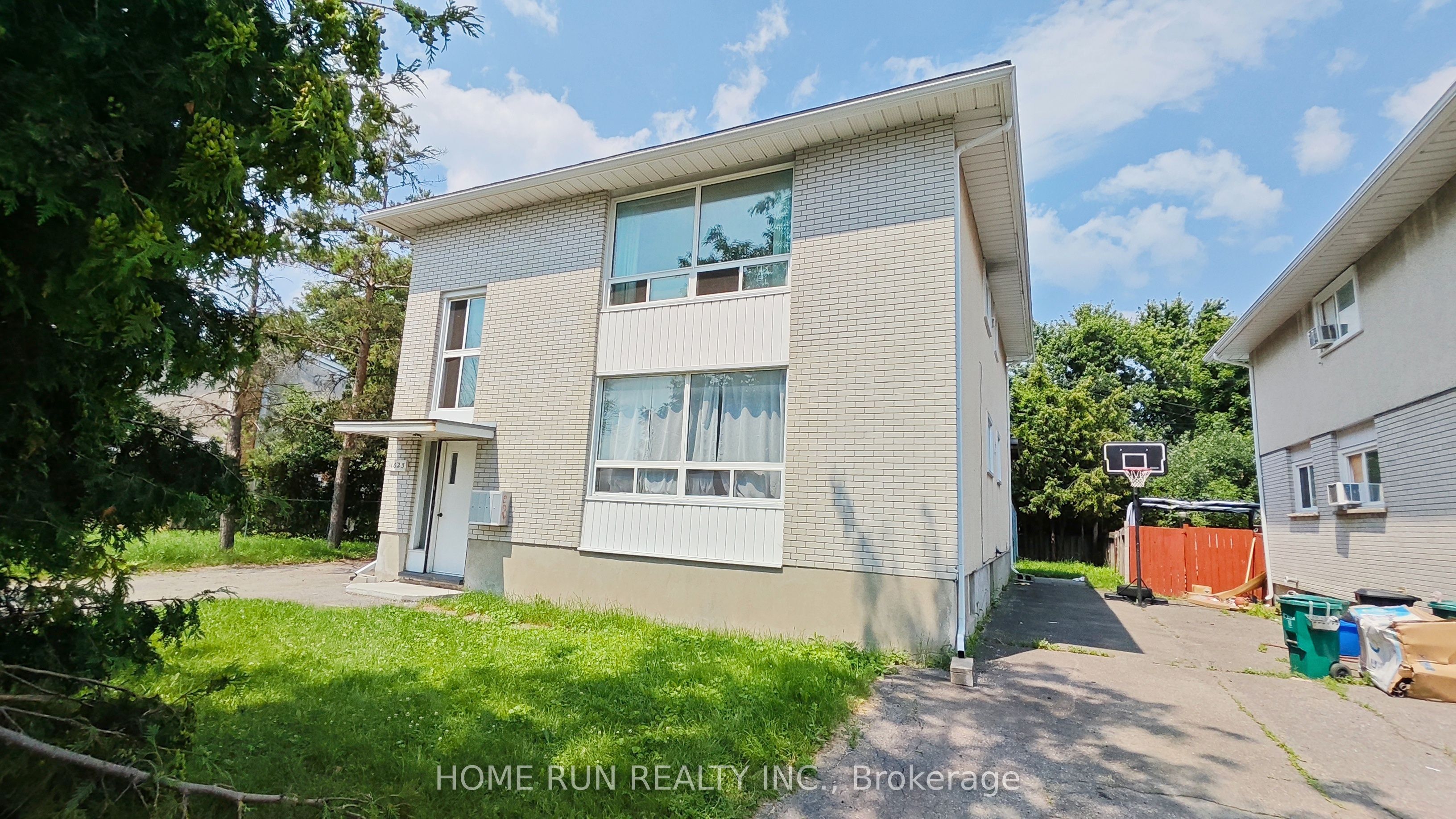 1023 Meadowlands Drive Property Photo 3