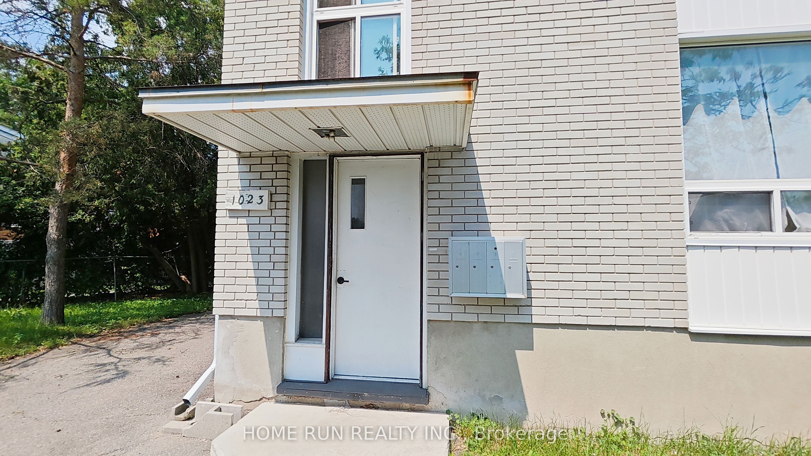 1023 Meadowlands Drive Property Photo 4
