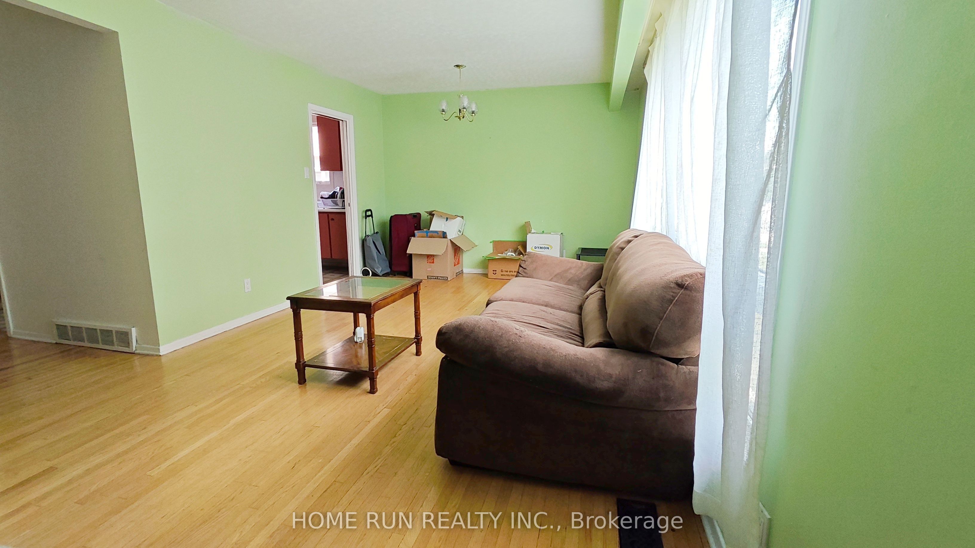 1023 Meadowlands Drive Property Photo 8