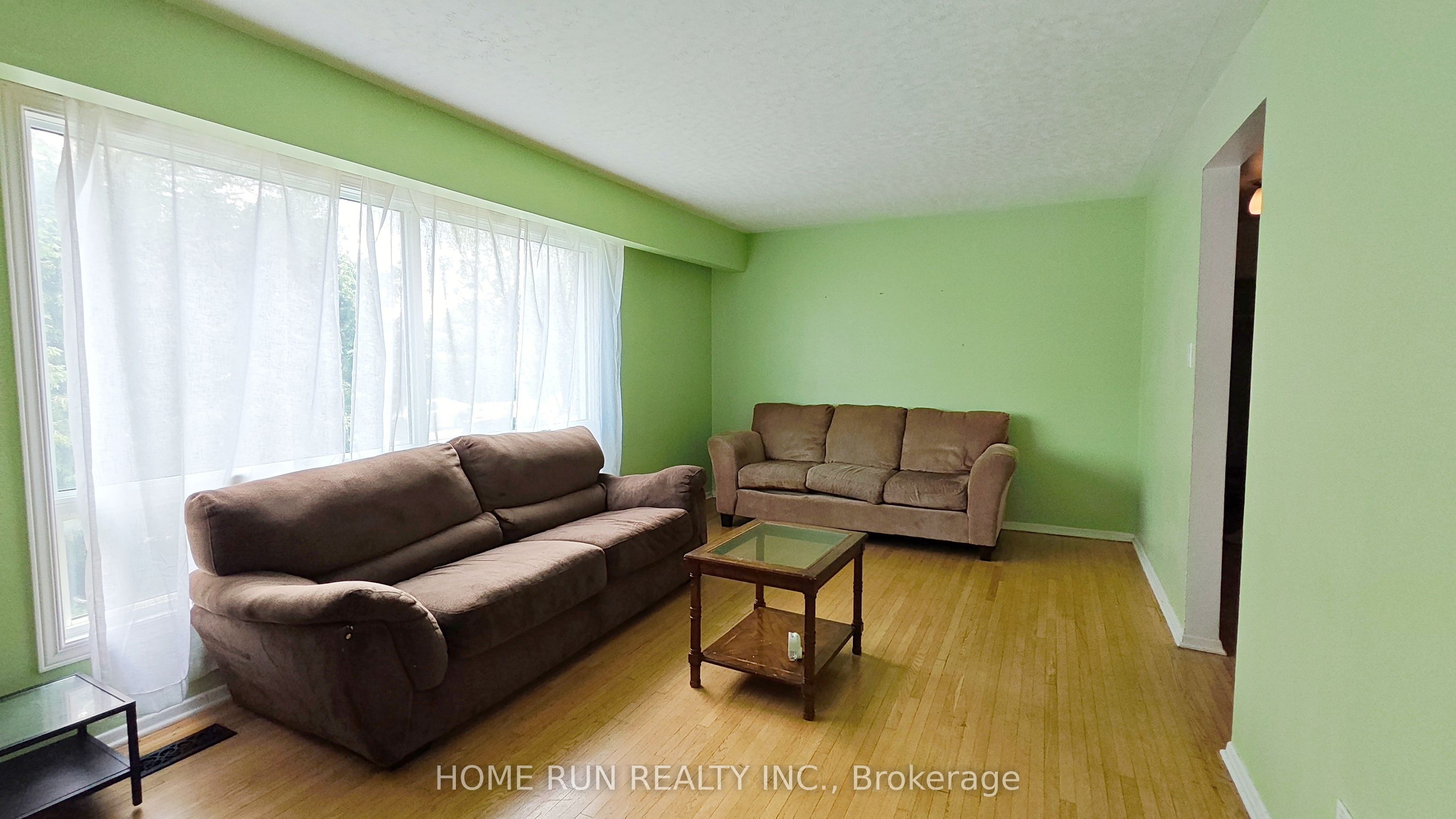 1023 Meadowlands Drive Property Photo 9