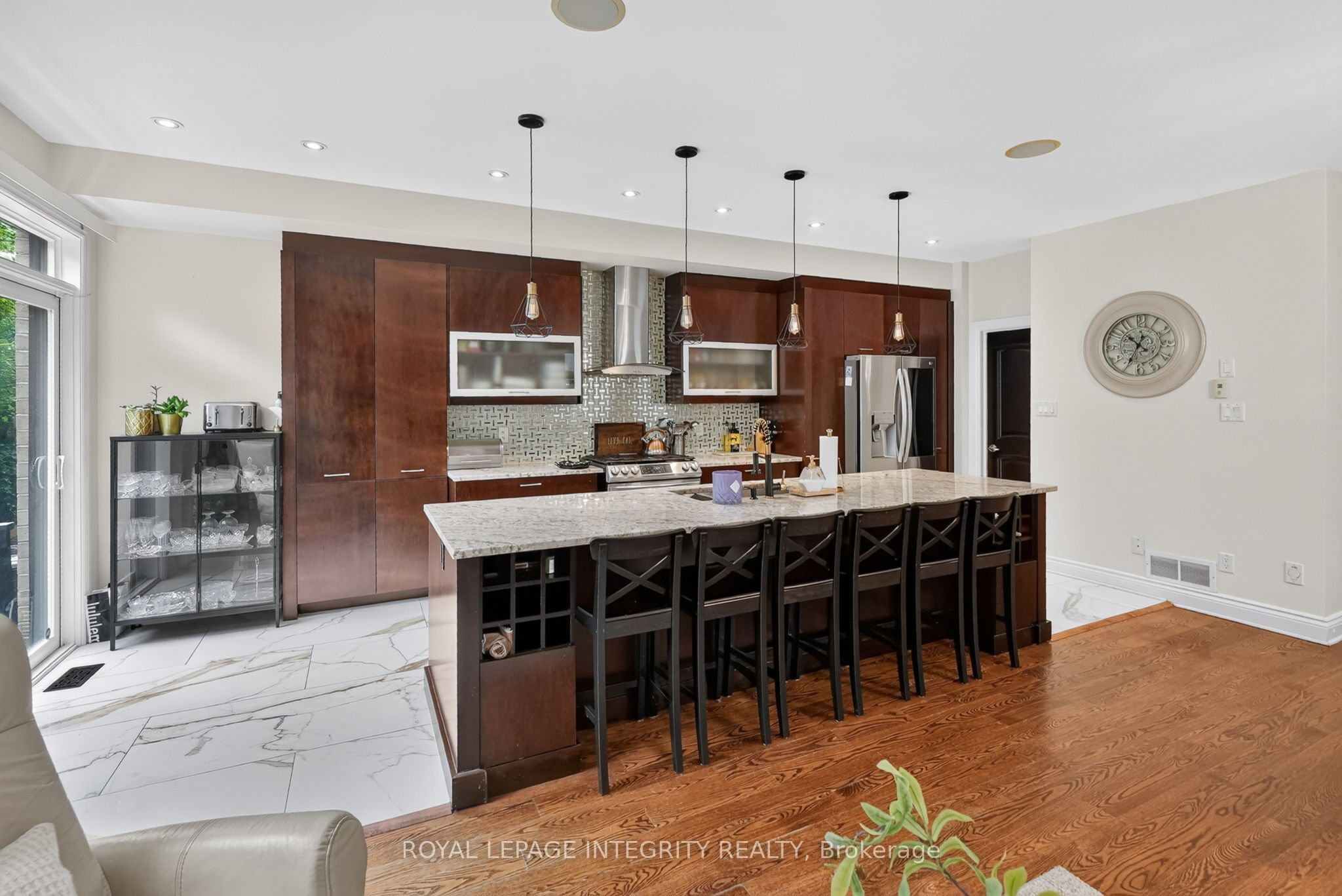 812 Petra Private Property Photo 7
