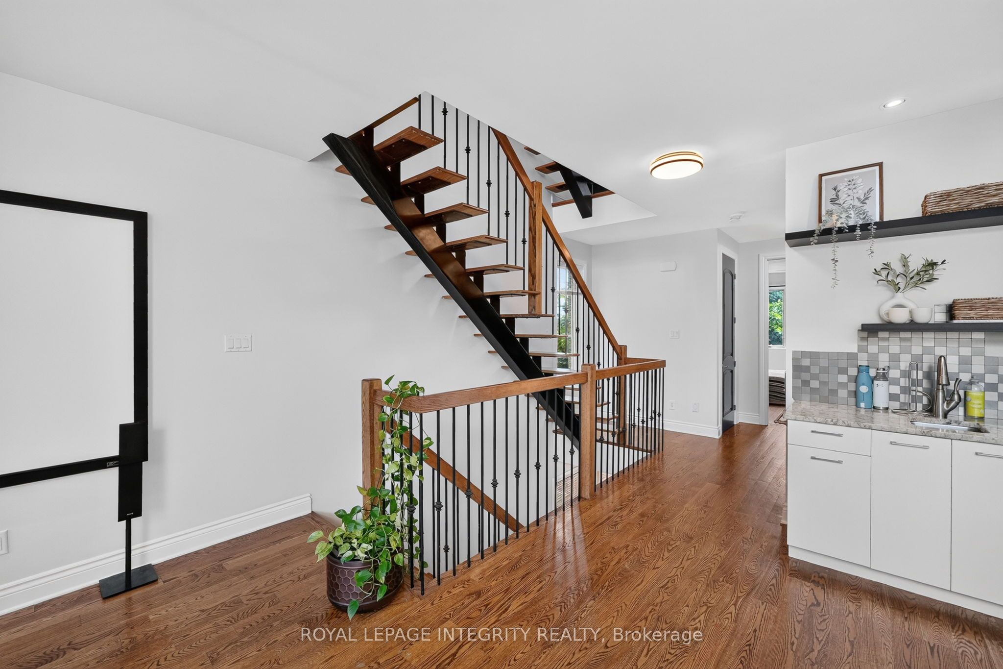 812 Petra Private Property Photo 17