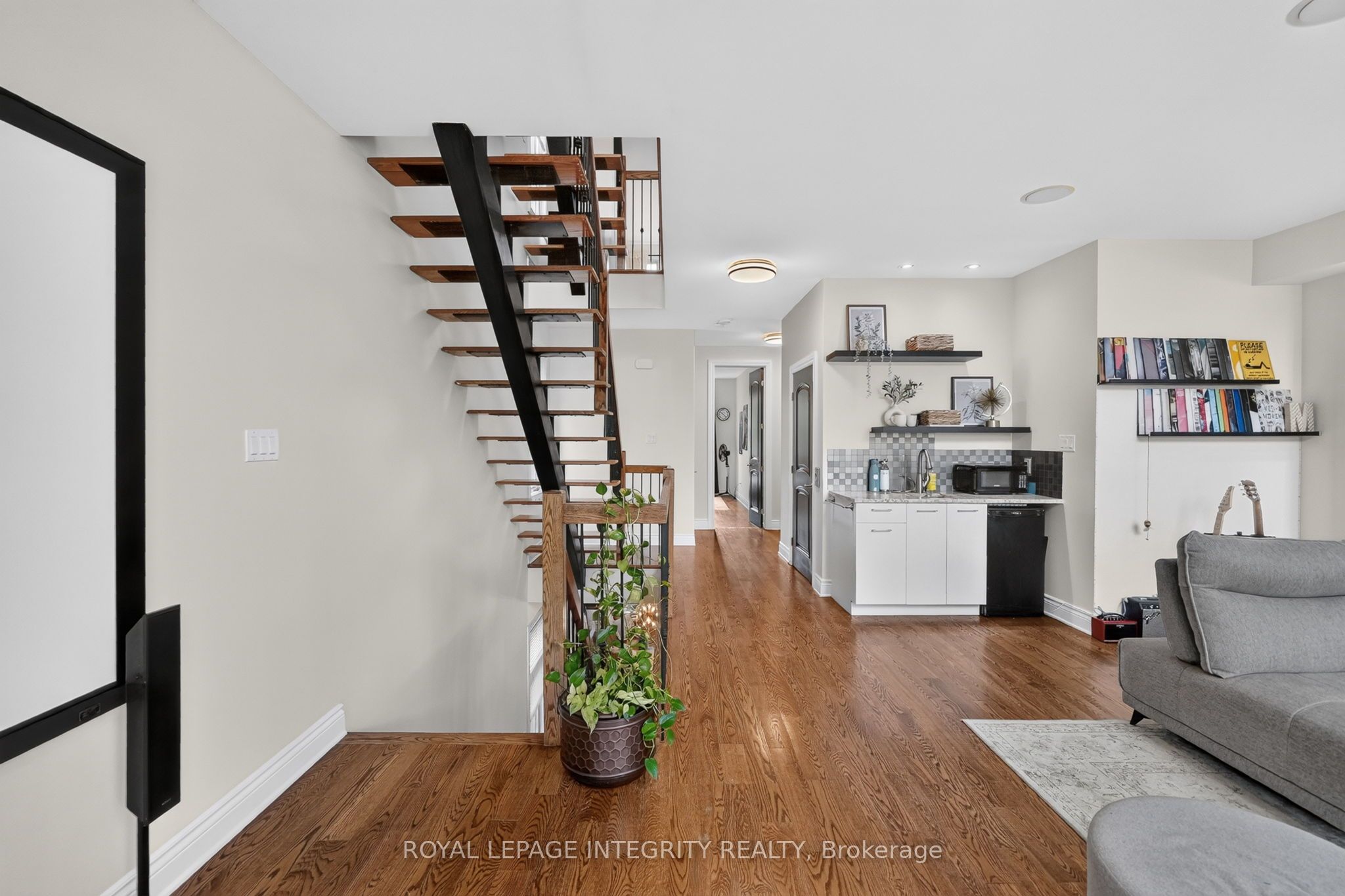 812 Petra Private Property Photo 19