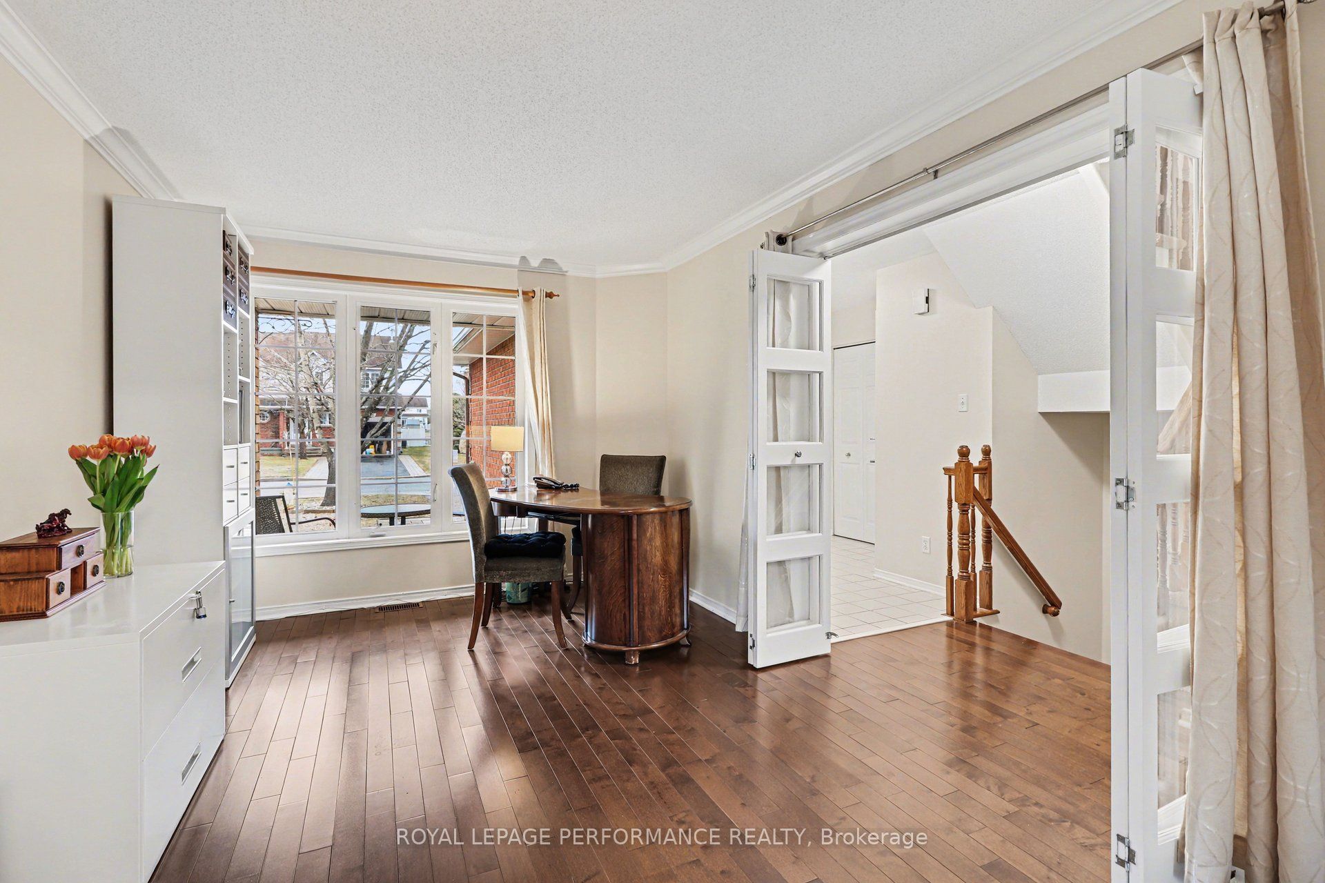 897 Paradise Crescent Property Photo 5