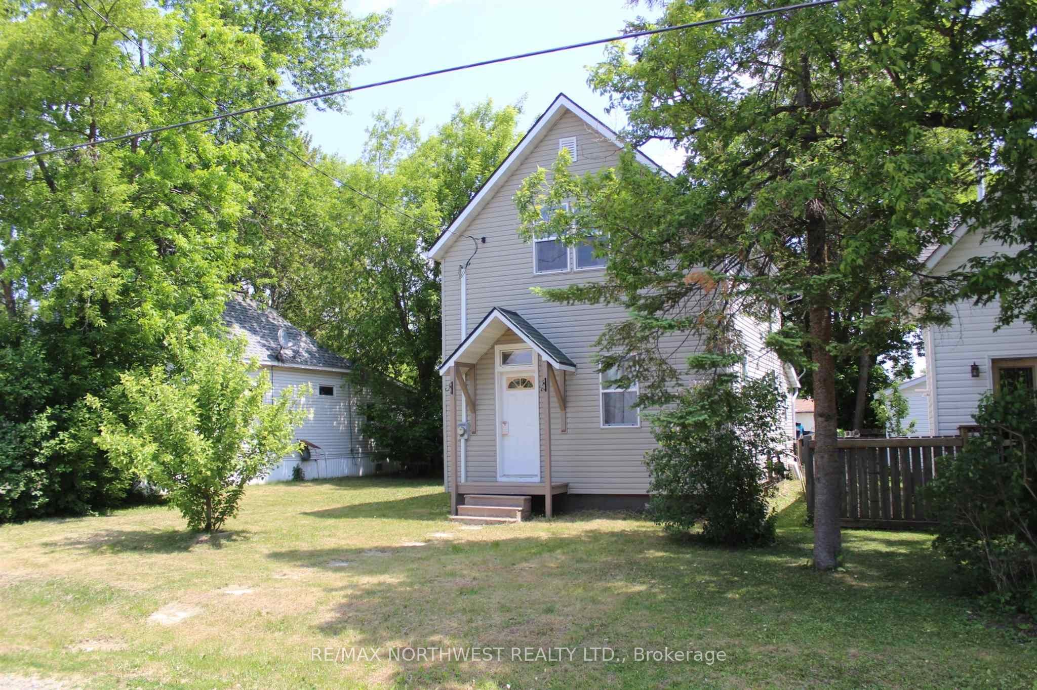 212 Fifth St Property Photo 2