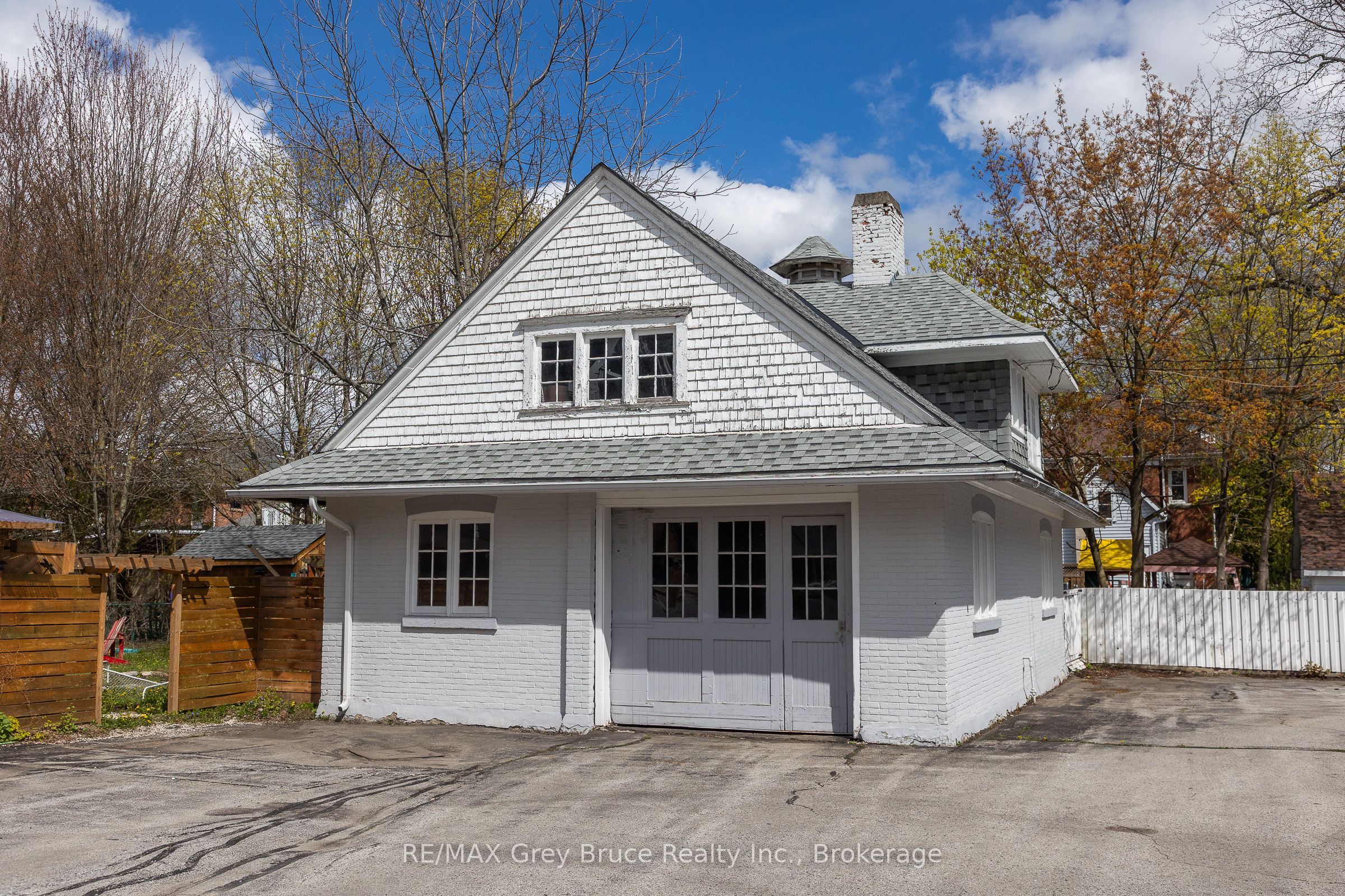 1178 4th Avenue W Property Photo 11