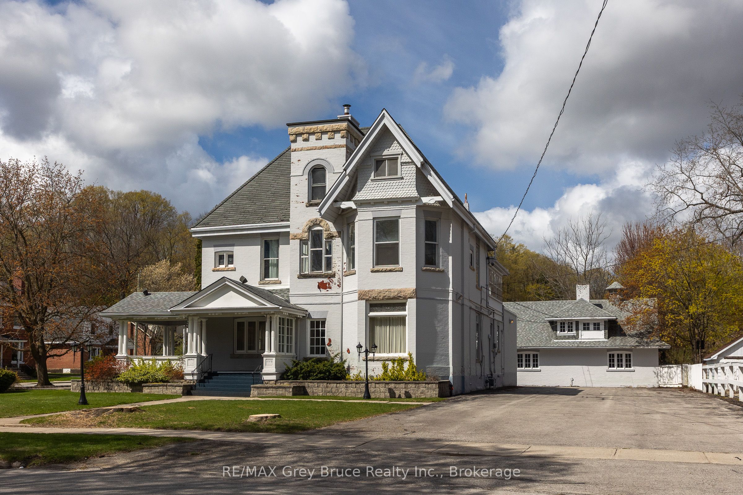 1178 4th Avenue W Property Photo 43