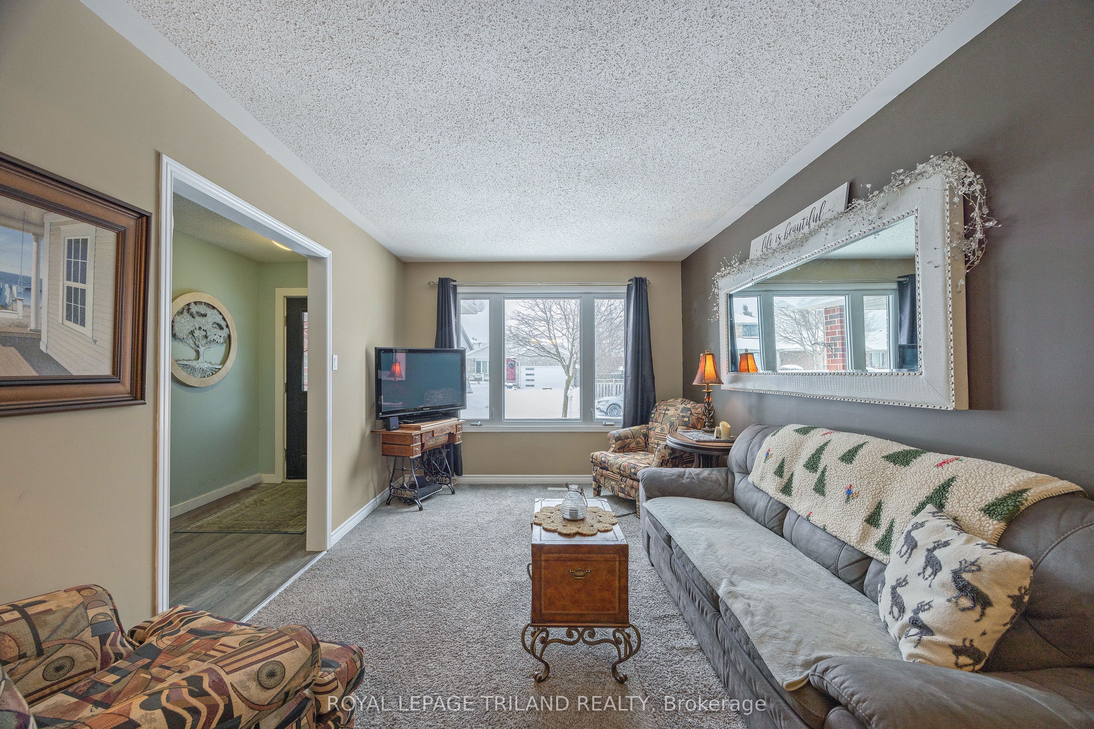 252 Josselyn Drive Property Photo 7