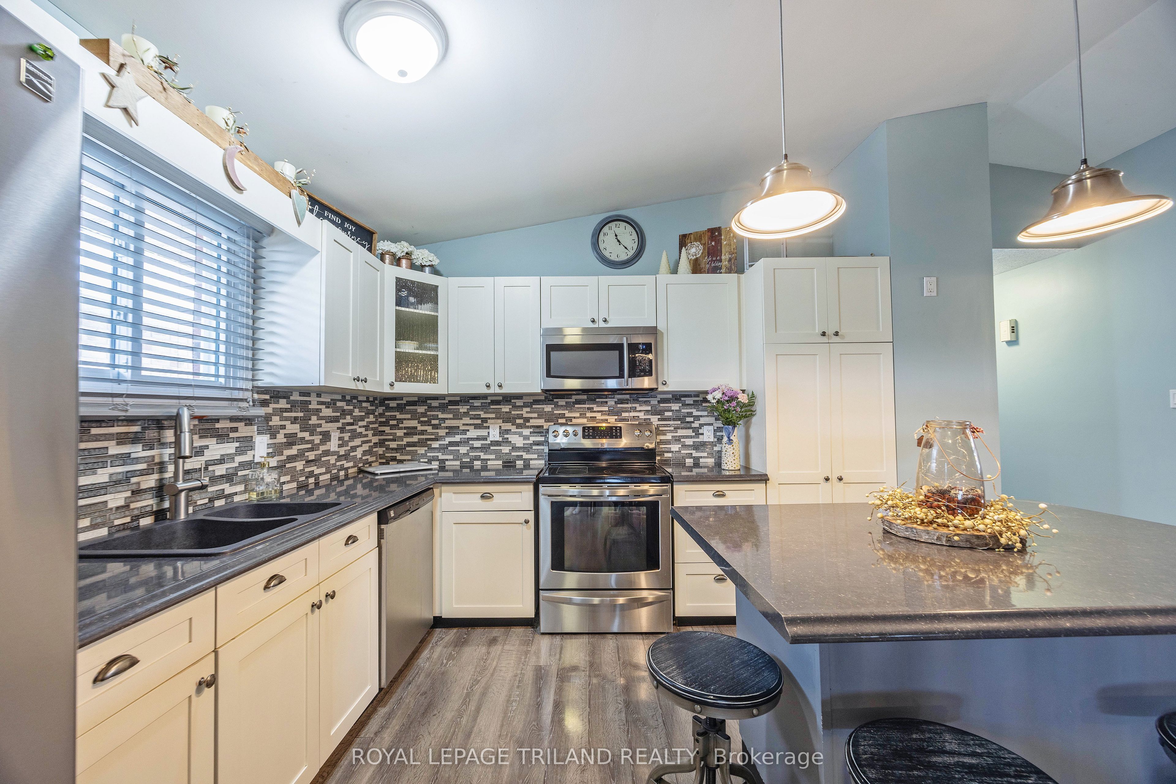 252 Josselyn Drive Property Photo 11