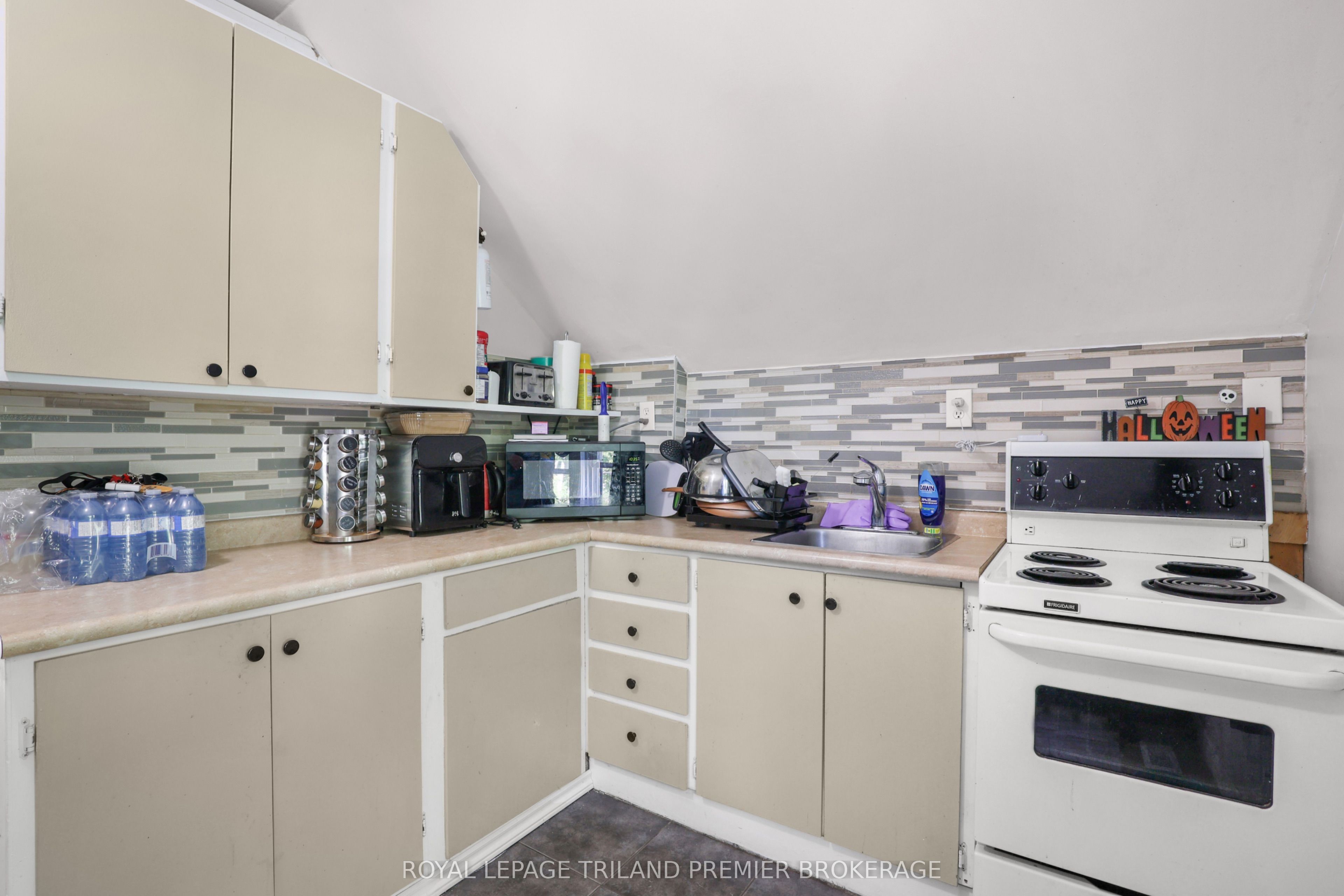 12 Orchard Street Property Photo 26