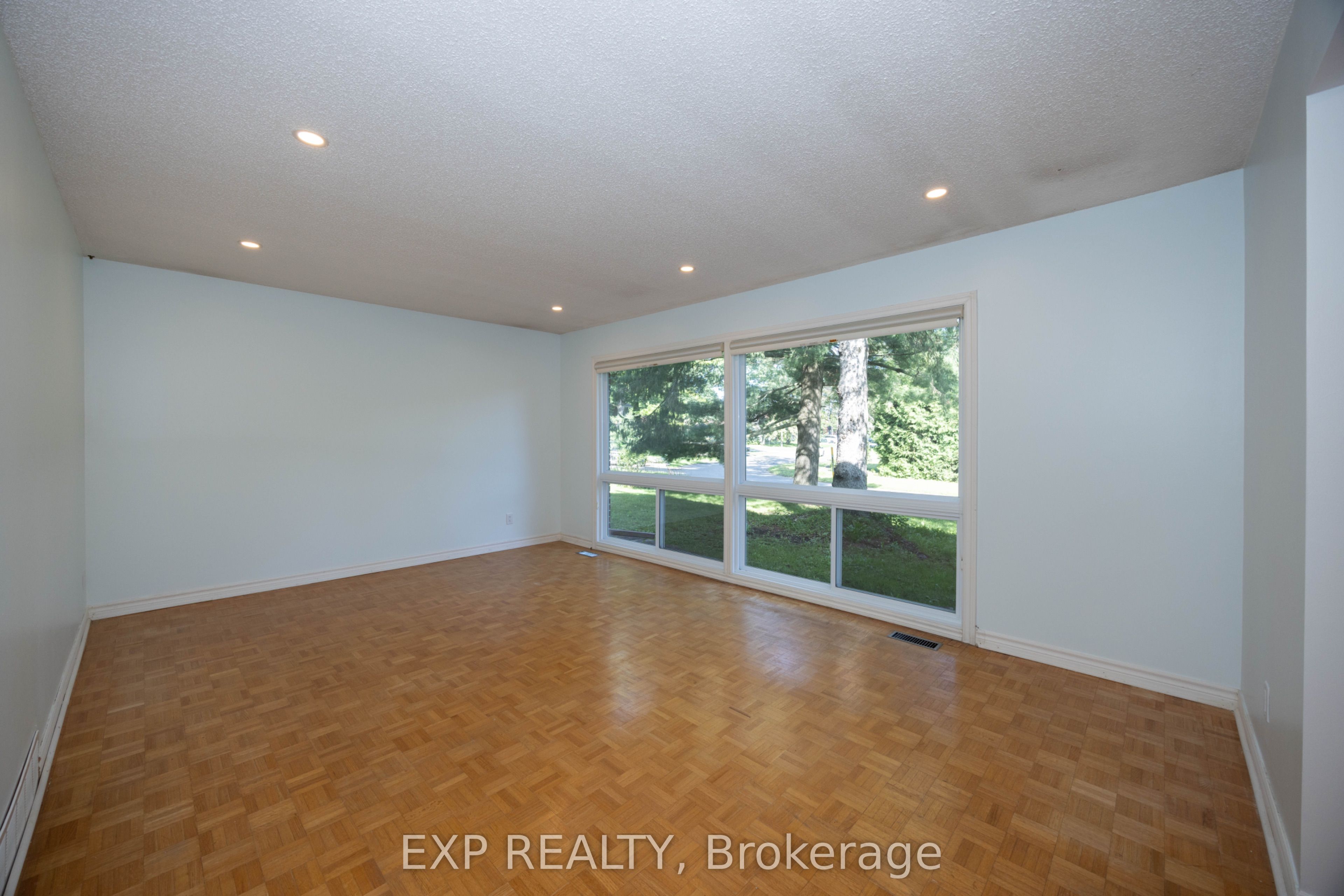 14 Carr Crescent Property Photo 7
