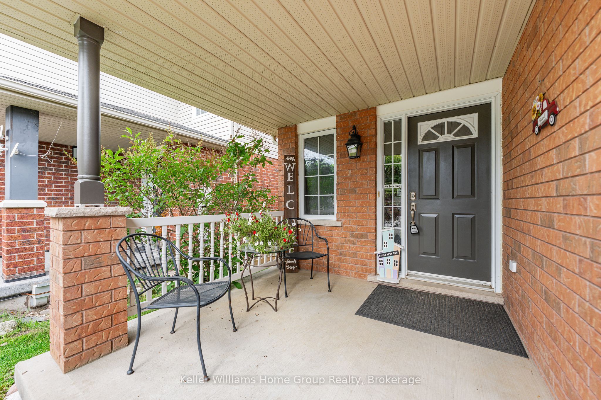 479 Doon S Drive E Property Photo 5