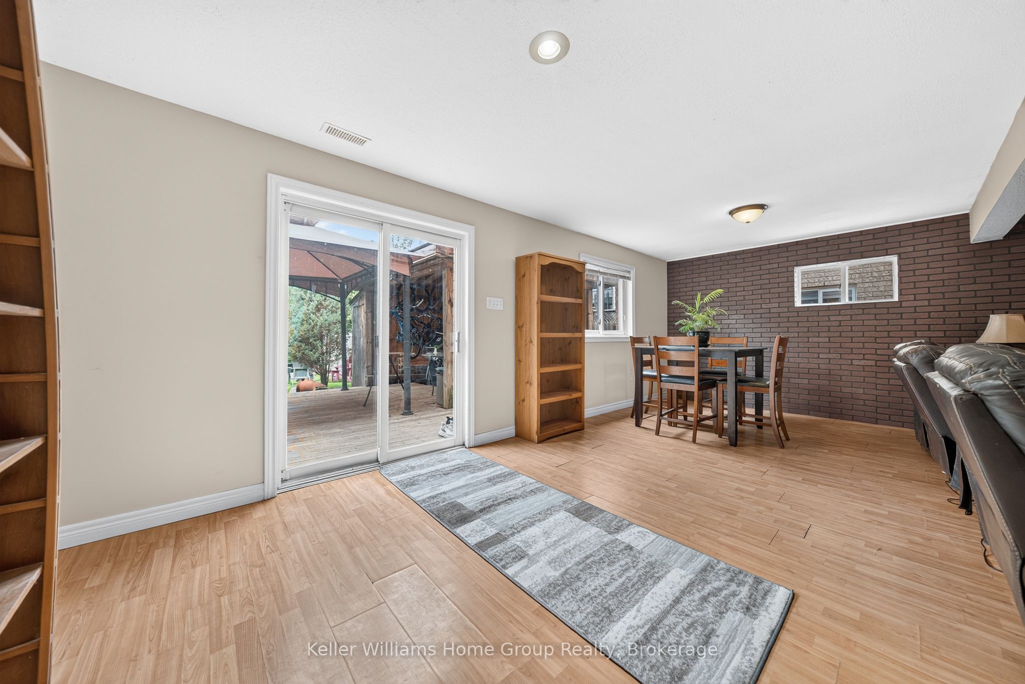 479 Doon S Drive E Property Photo 28