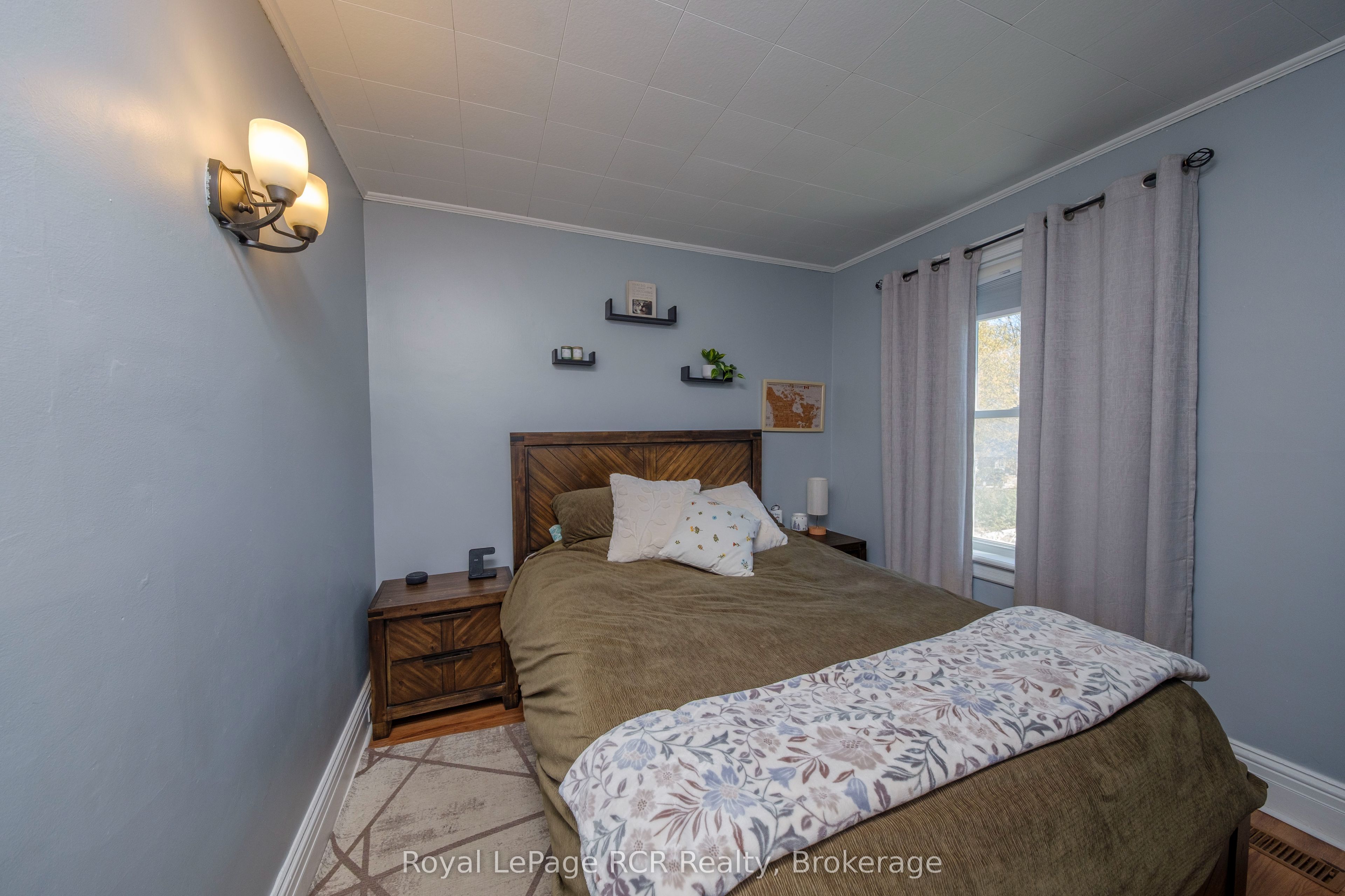 494 16th Street W Property Photo 10