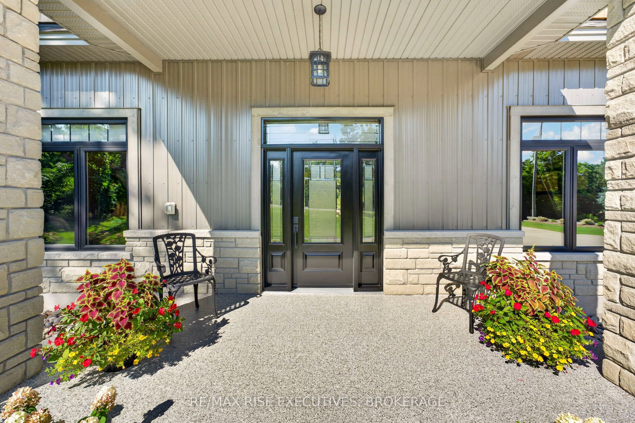 4 Headlands Way Property Photo 3