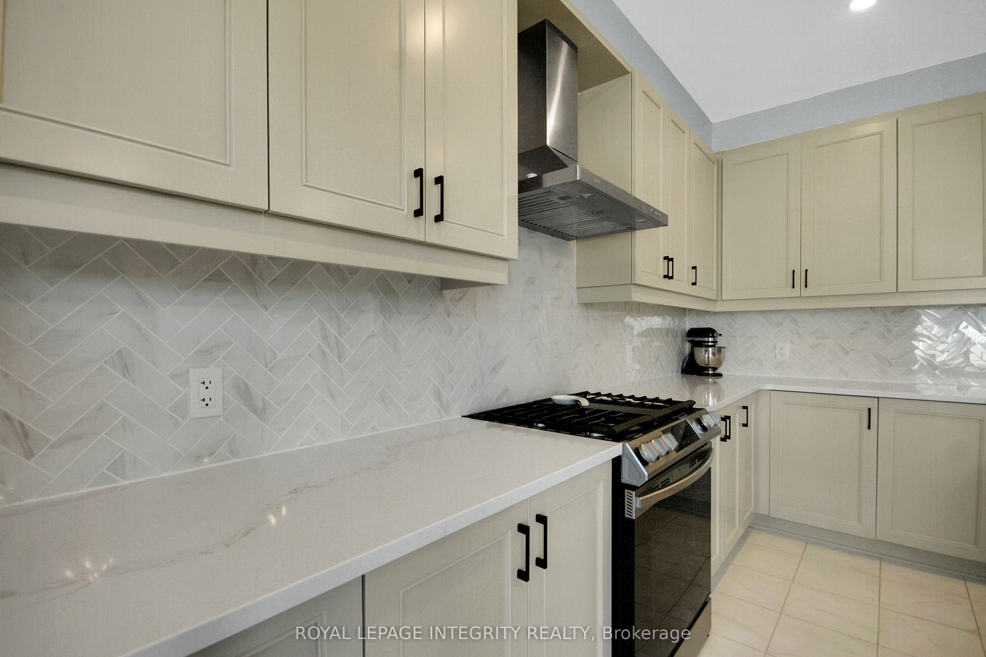 774 Derreen Avenue Property Photo 21