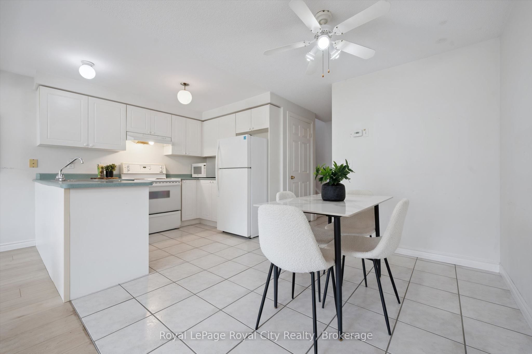811 Edinburgh Road S Property Photo 22