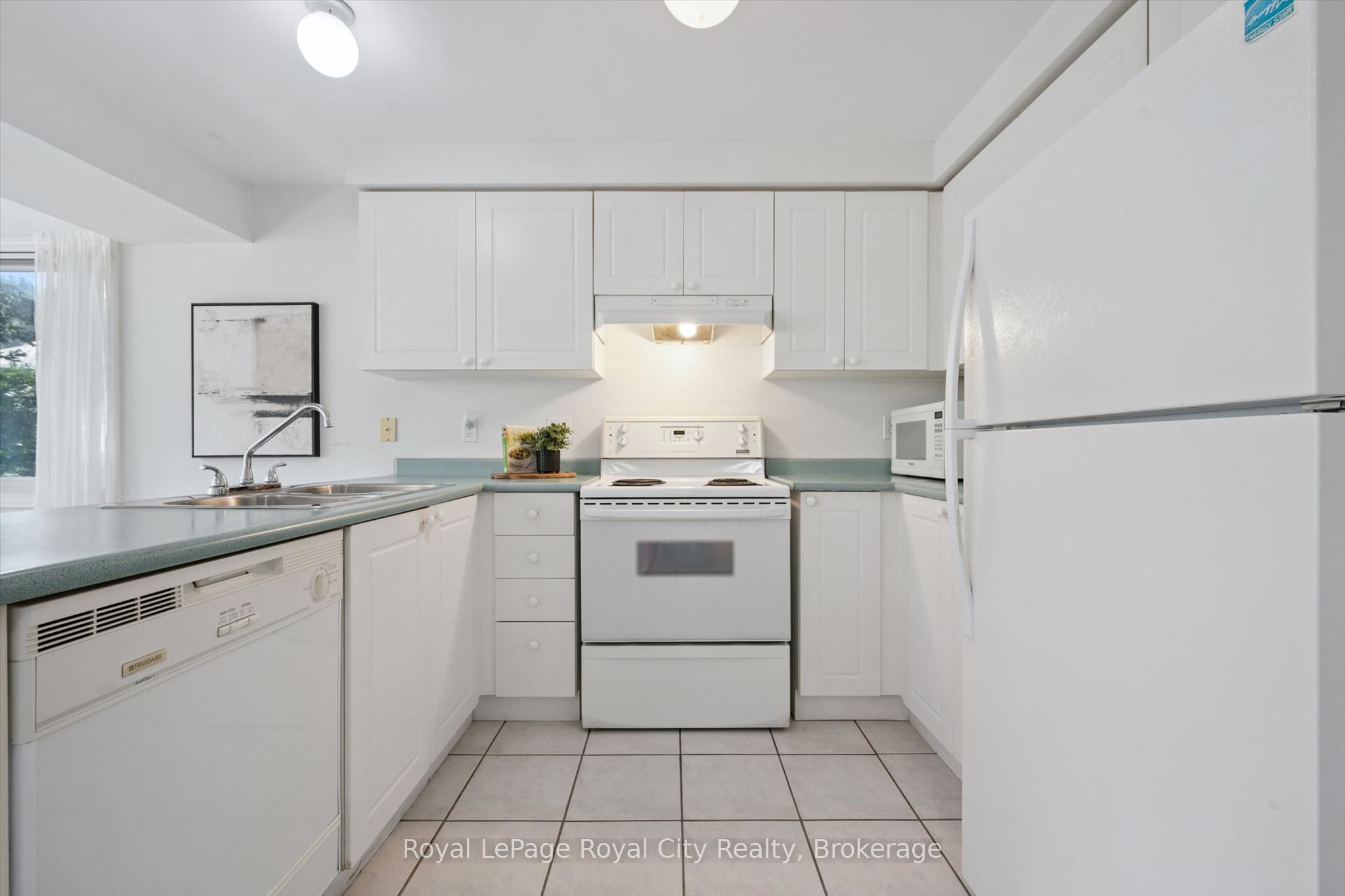 811 Edinburgh Road S Property Photo 26