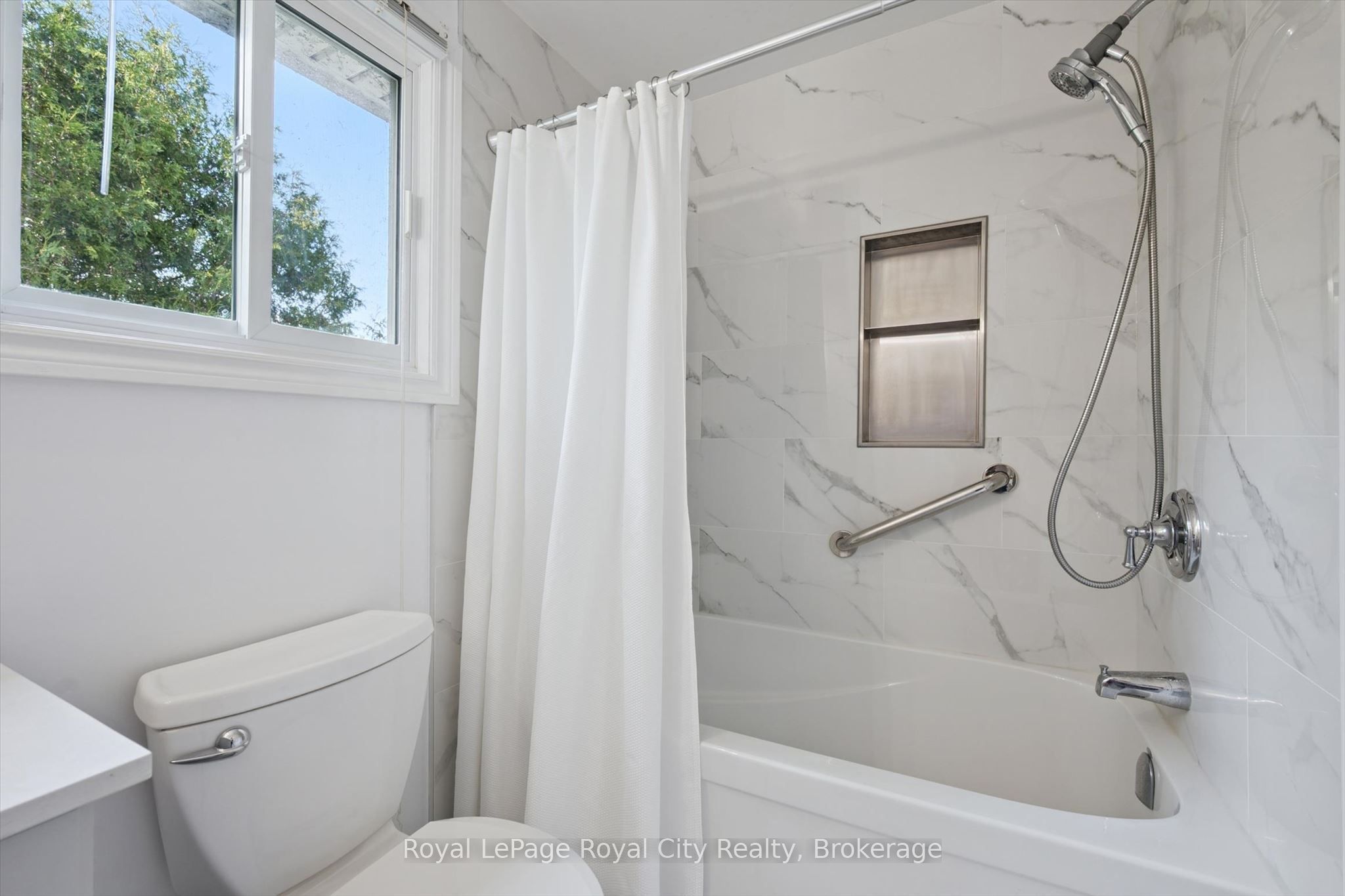811 Edinburgh Road S Property Photo 37