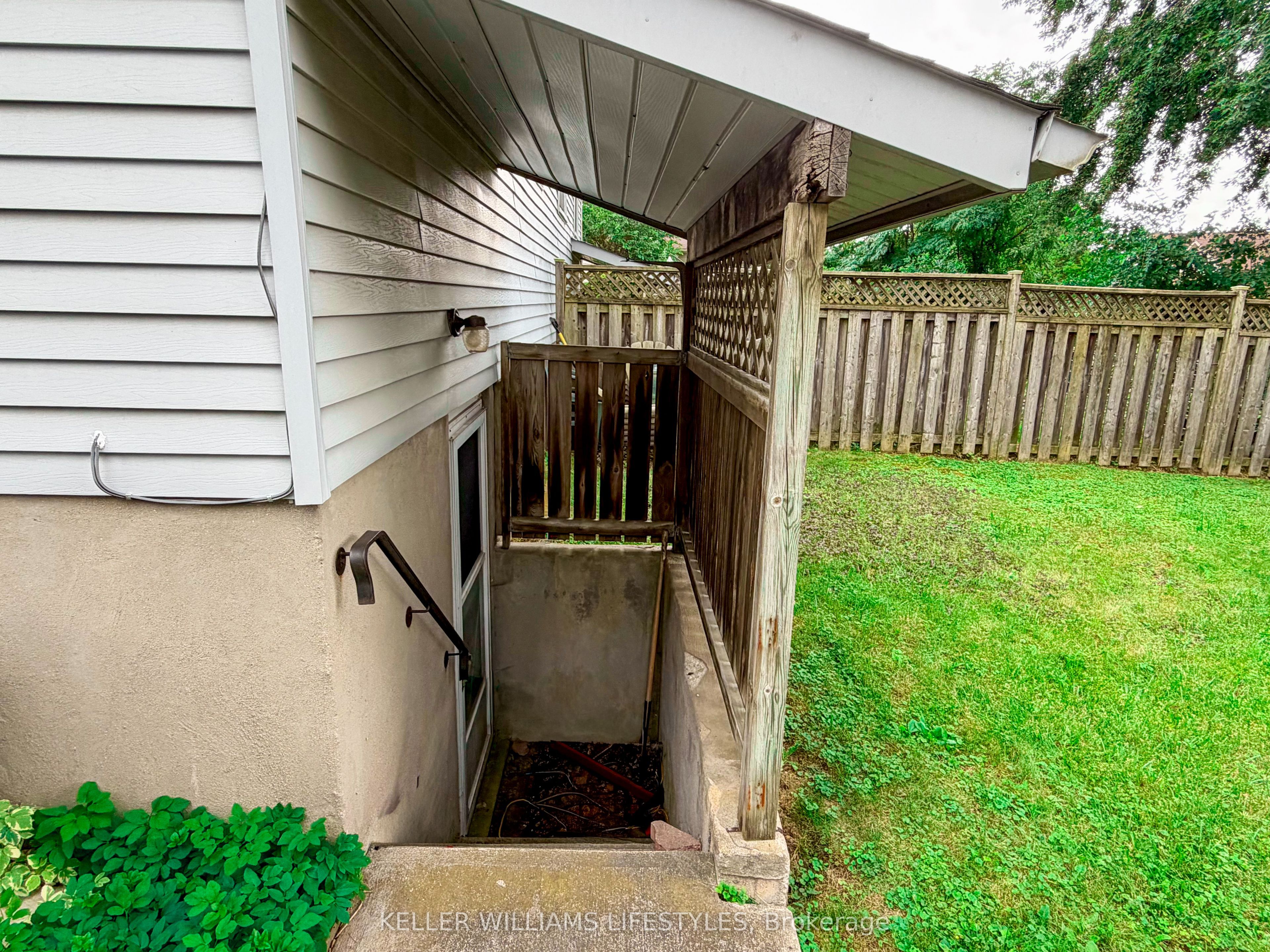 95 Bonaventure Drive Property Photo 14