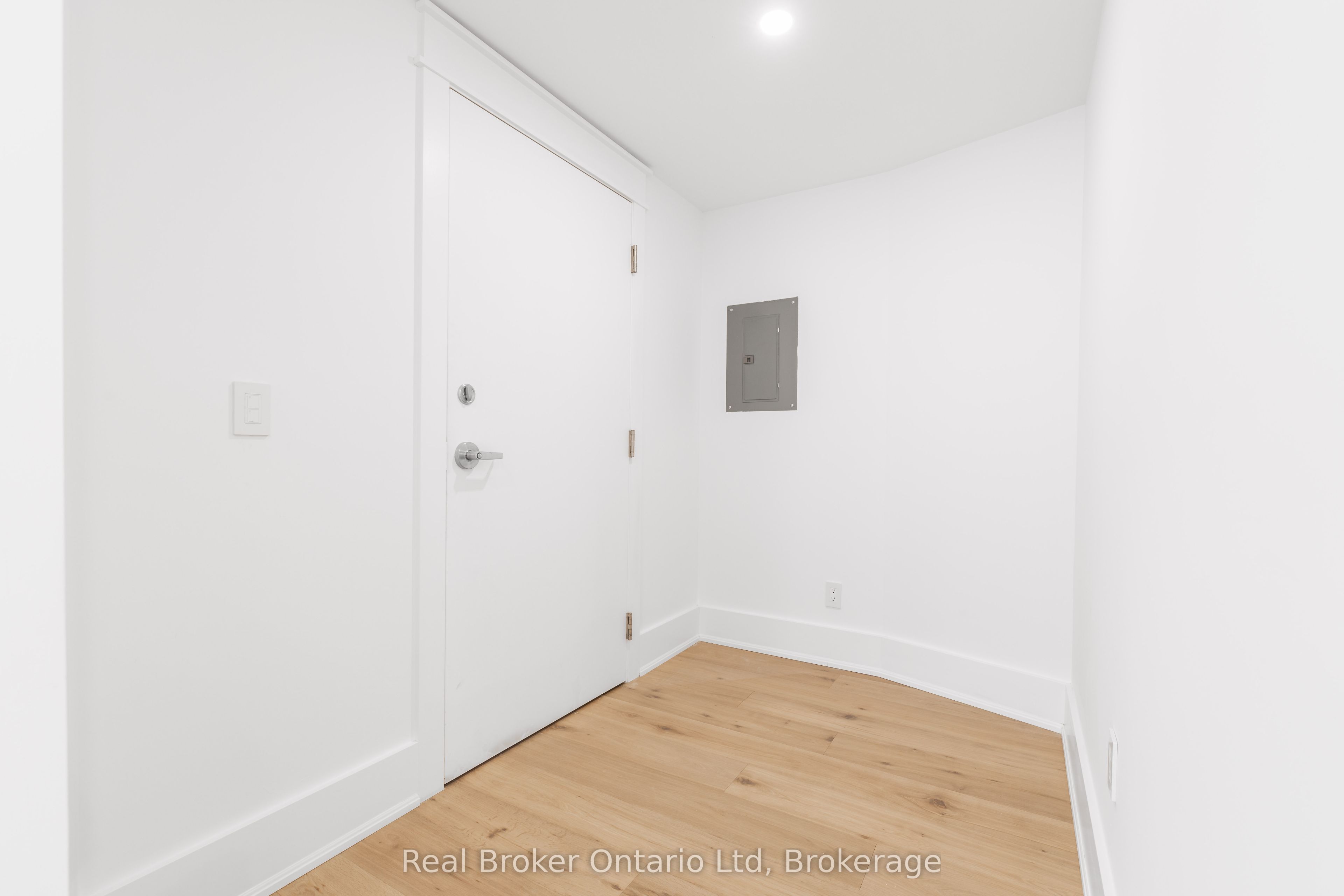 80 9th Street E 701 Property Photo 5