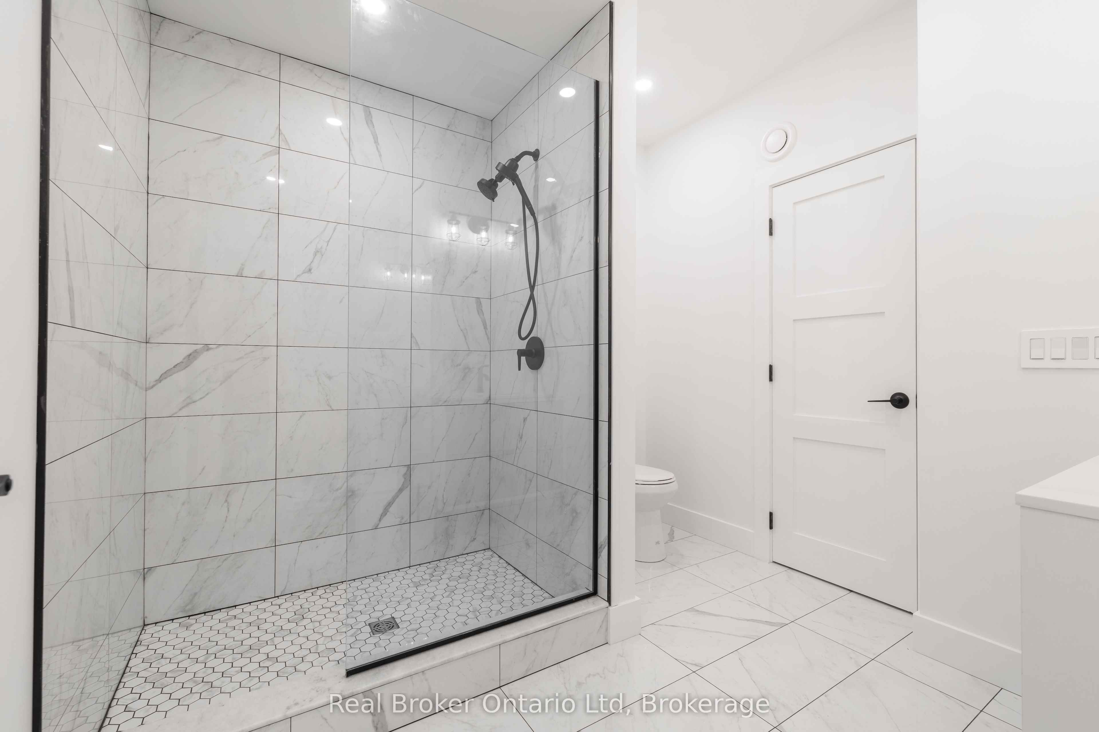 80 9th Street E 701 Property Photo 7